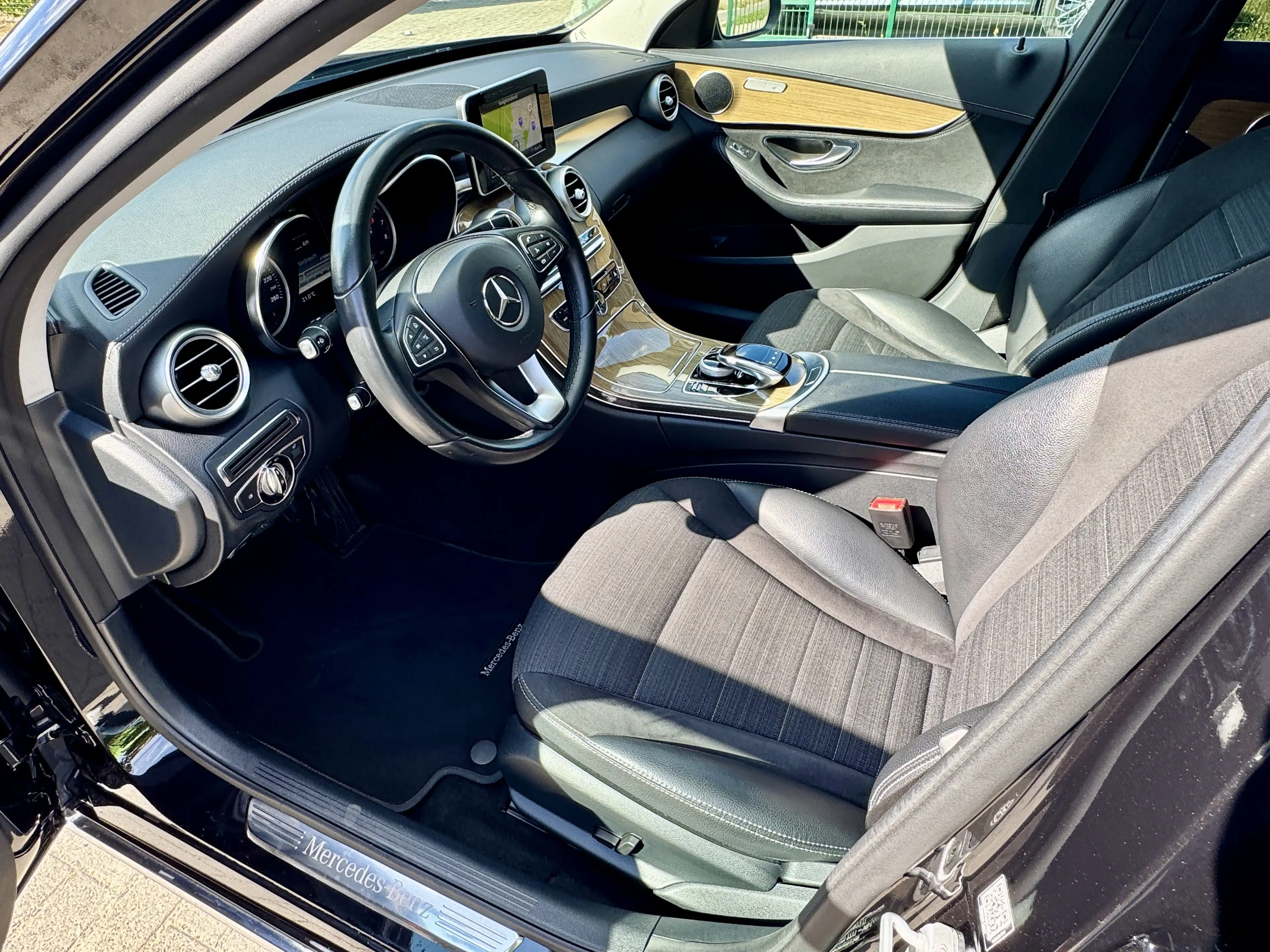 Mercedes-Benz C 200 C 200 CGI (205.042) Automatik, LED, NAVI, usw... Voll — photo 14
