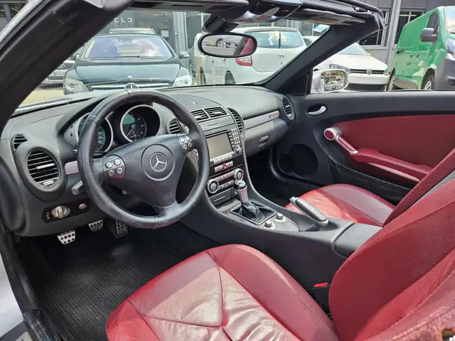 Mercedes-Benz SLK view 9
