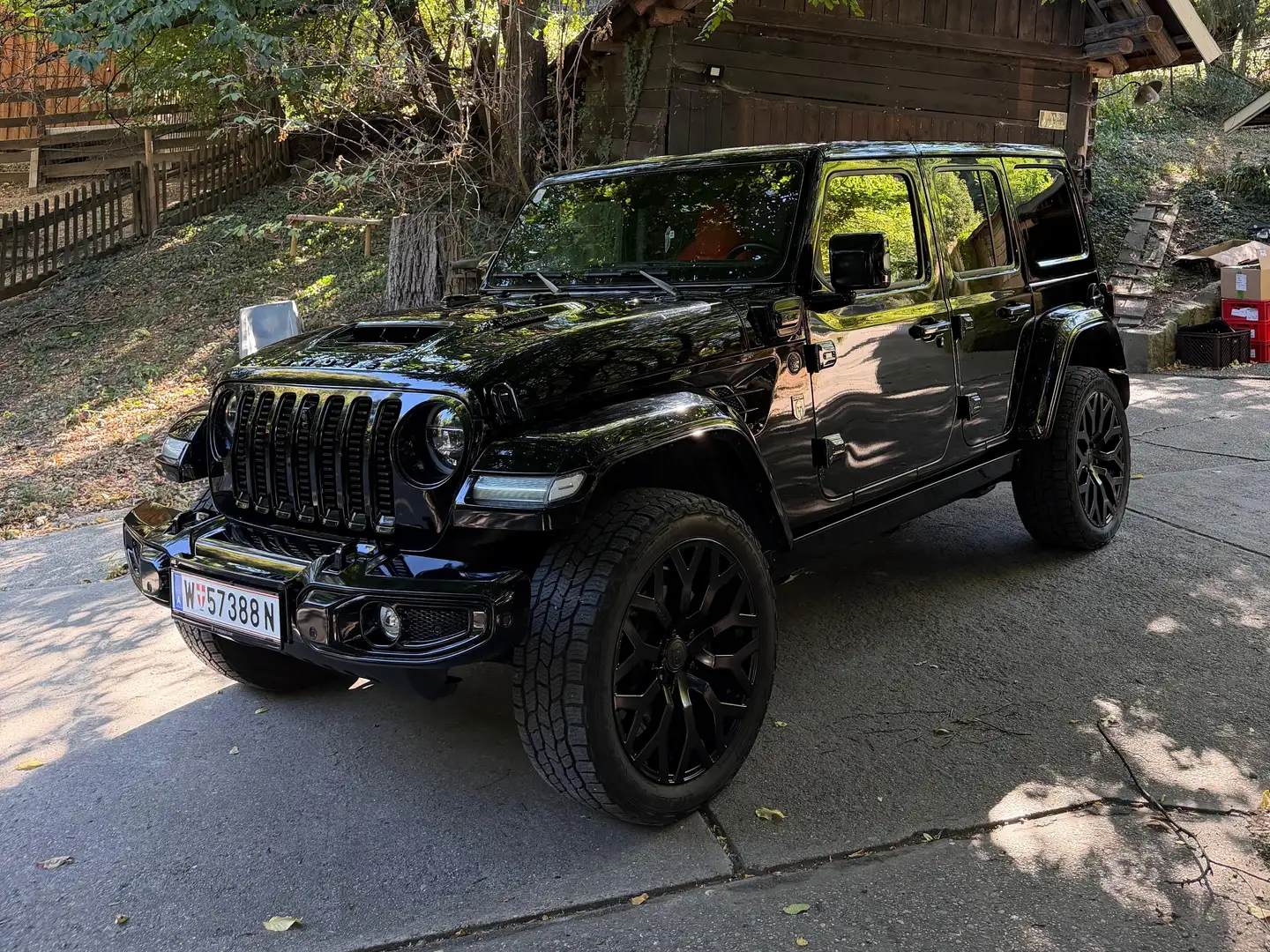Jeep Wrangler BRUTE - Wrangler Rubicon 2.0 PHEV 380 PS AT 4xe Rubicon Schwarz - 2