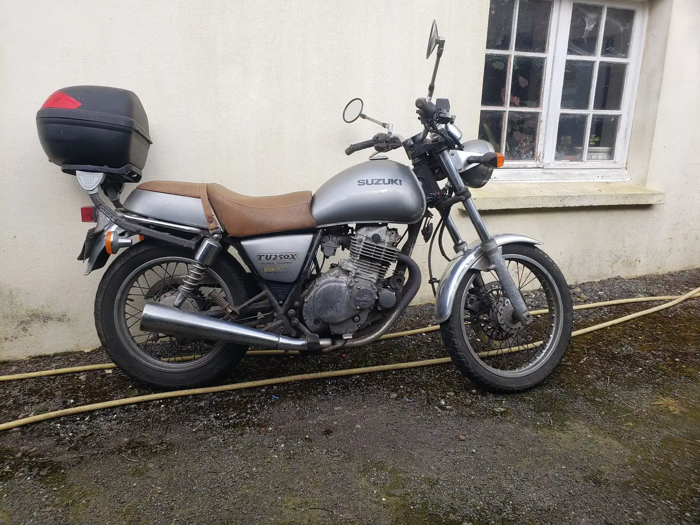 Suzuki TU 250 Zilver - 2