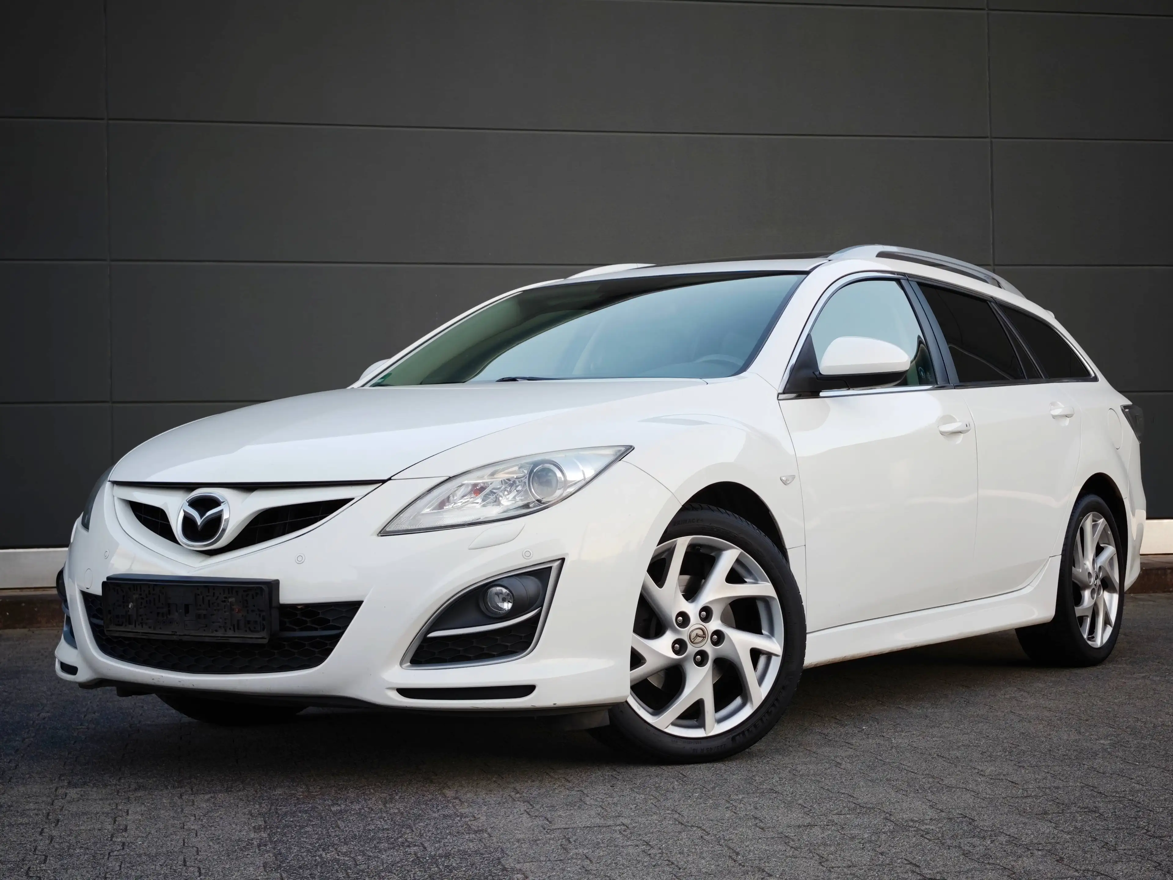 Mazda 6 2.0 Sports-Line 1.Hand Motor&GetriebeTop Leder Schiebedach MemorySitz BoseSoundsystem Totwinkelassistent