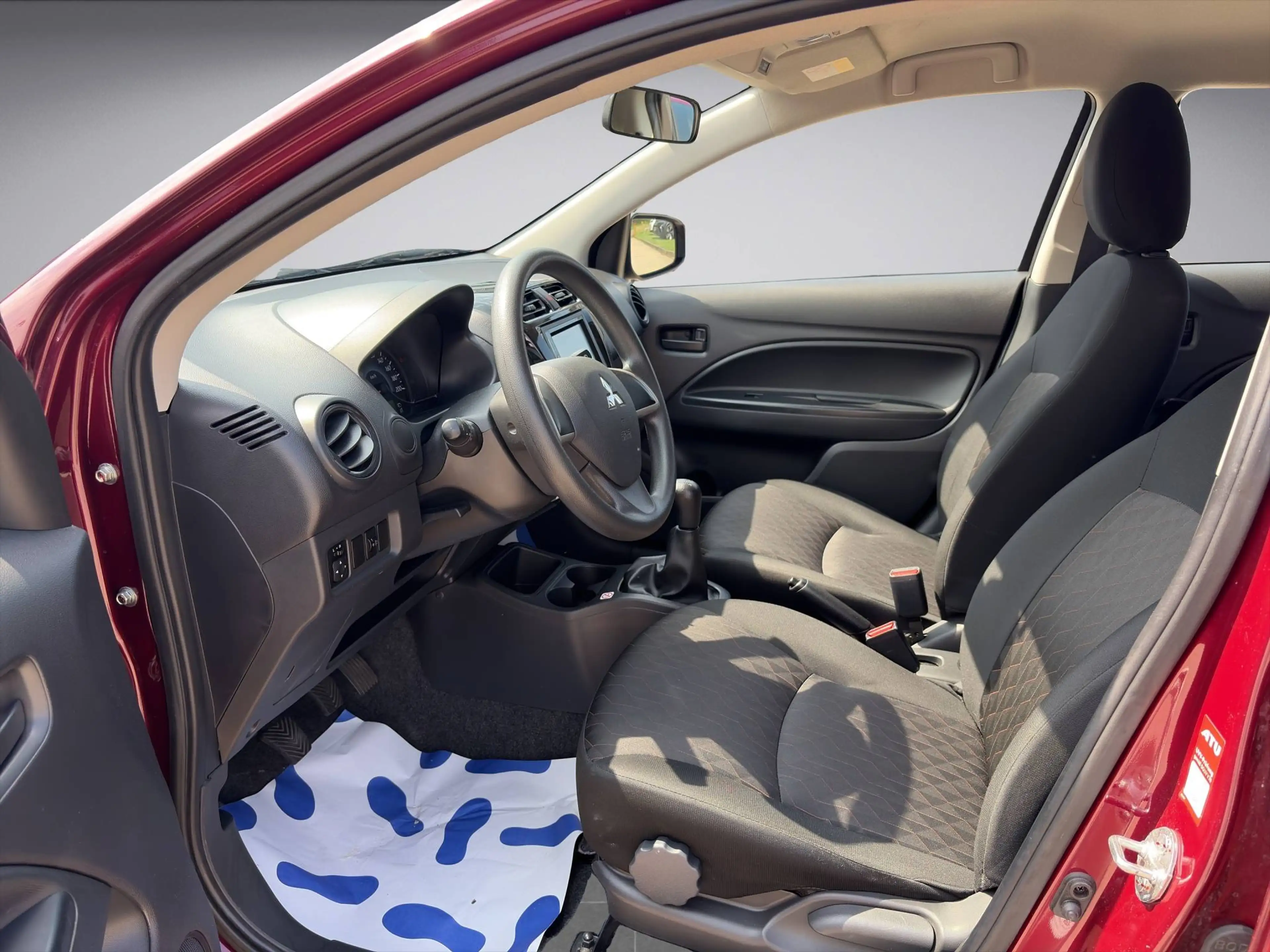 Mitsubishi Space Star Select — photo 13