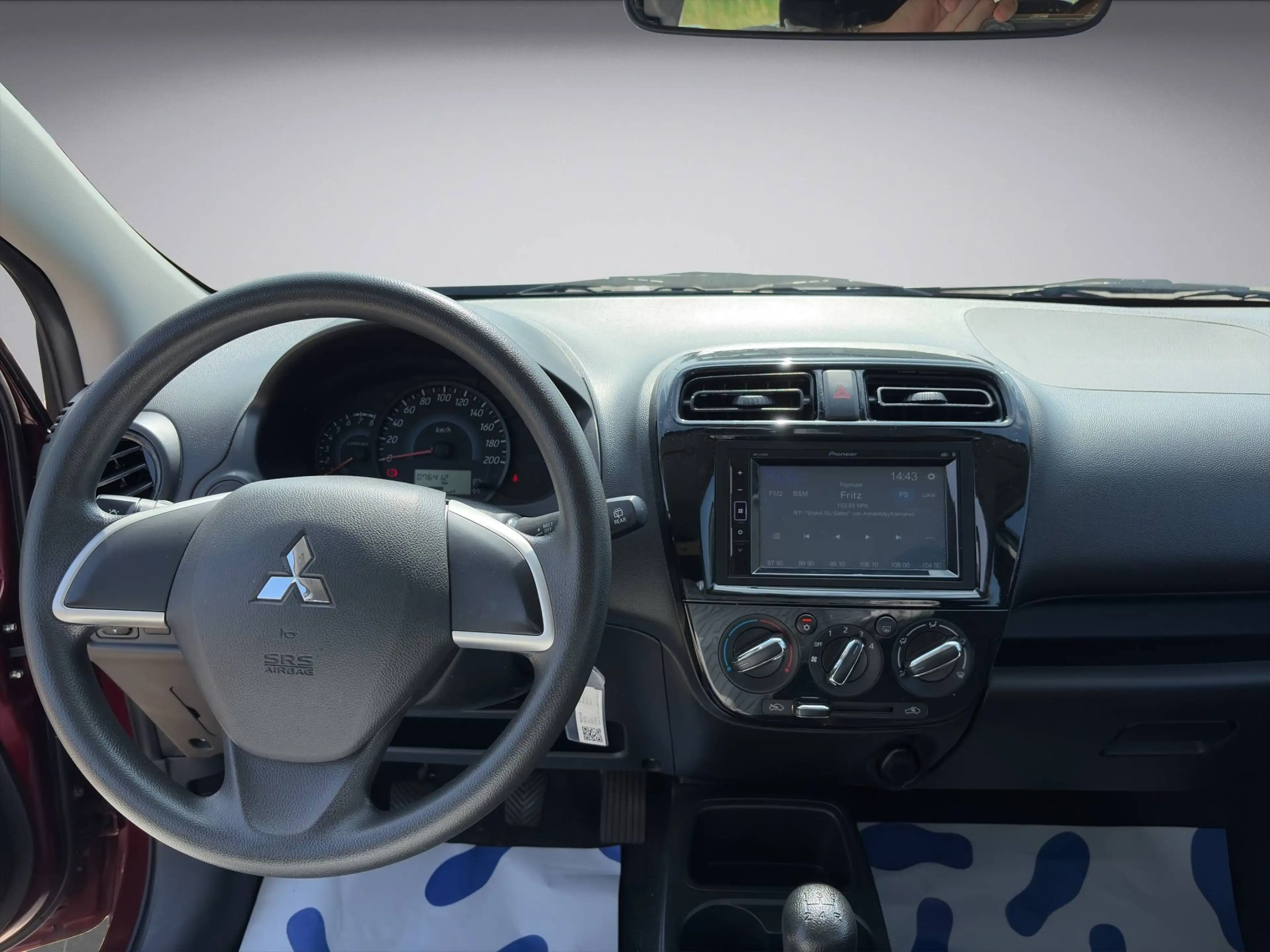 Mitsubishi Space Star Select — photo 14