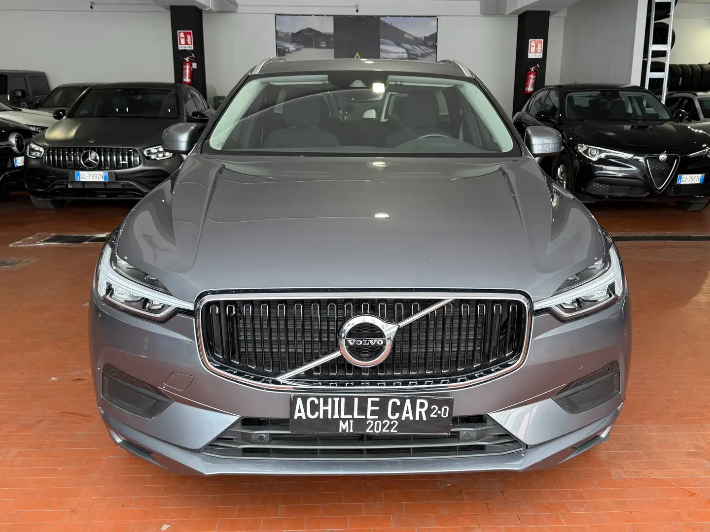 Volvo XC60 2.0 b4 Momentum awd auto *PREZZO REALE* Grey - 2