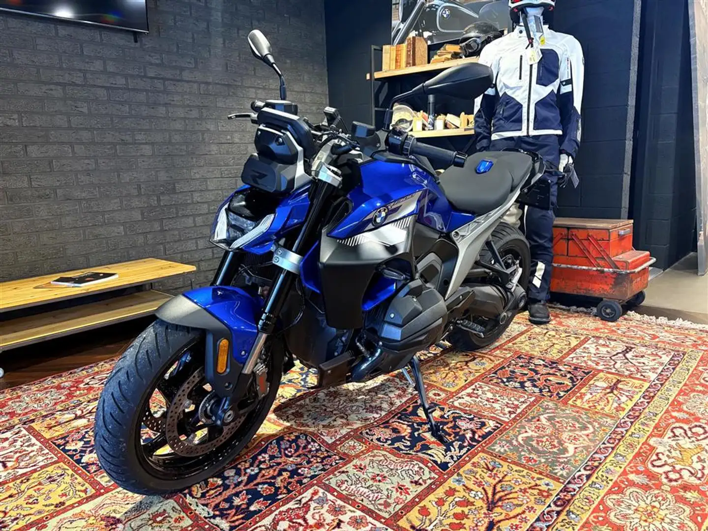 BMW R 1300 R 0 Bleu - 1