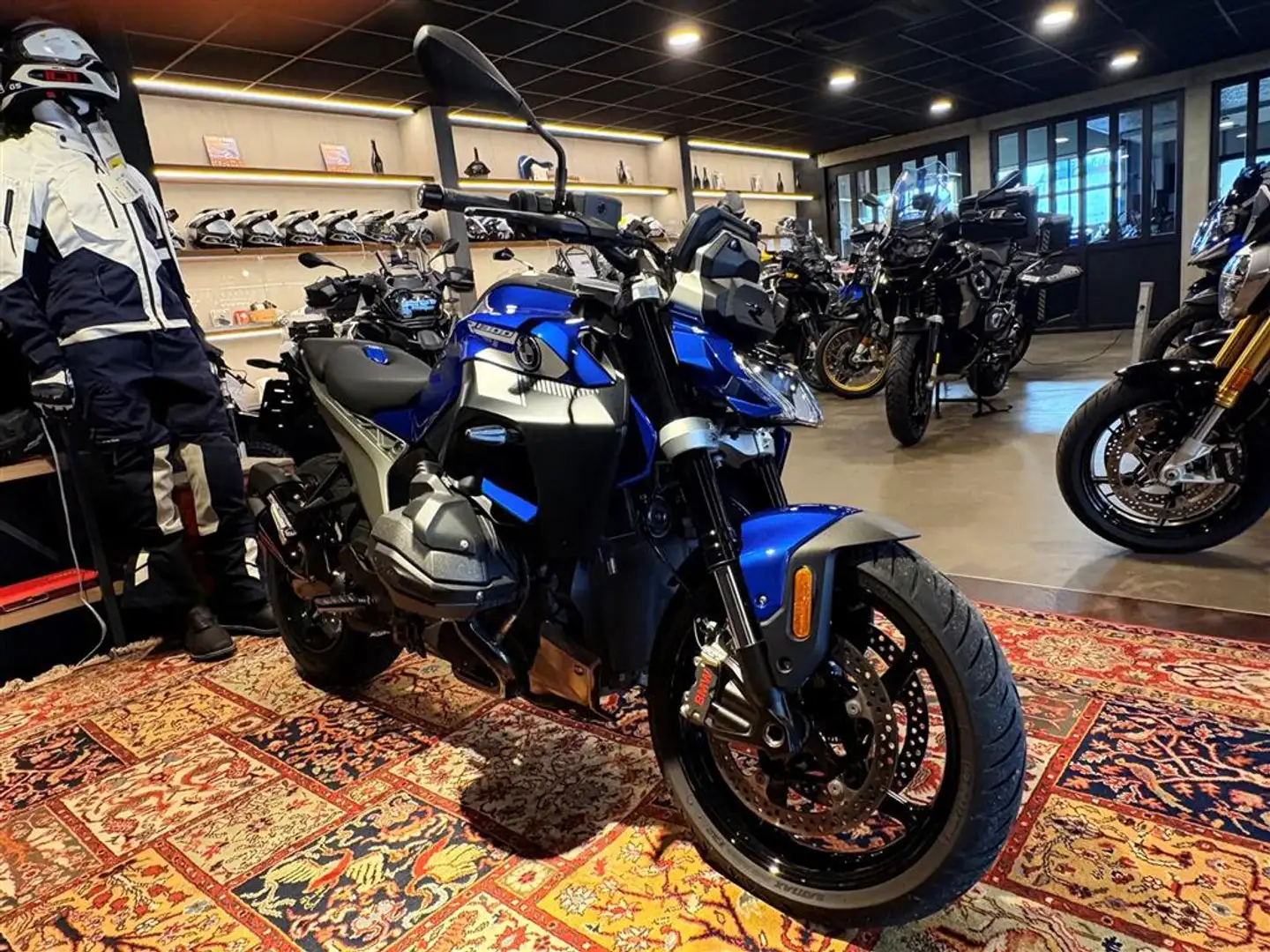 BMW R 1300 R 0 Bleu - 2