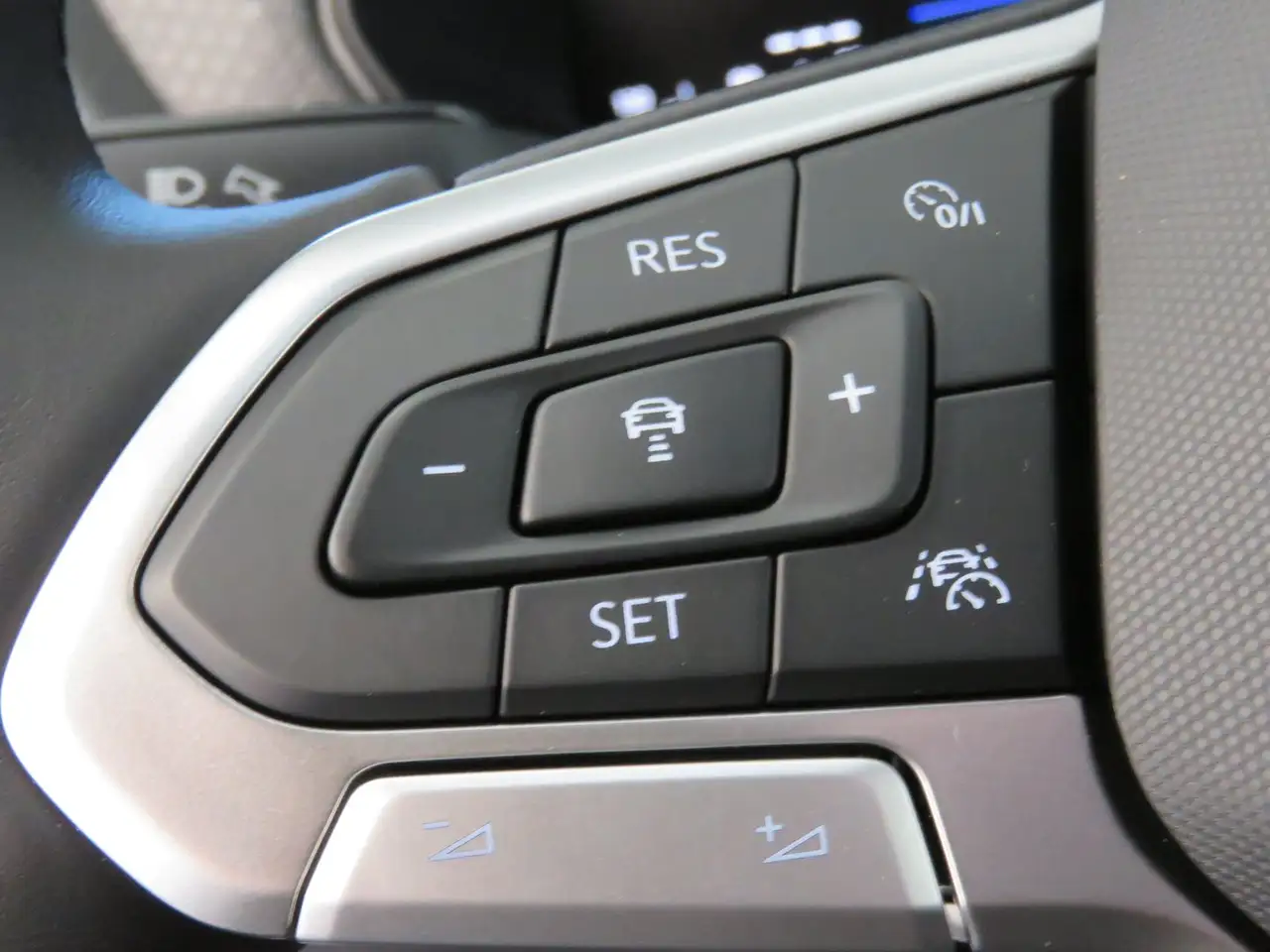 Volkswagen T-Cross 4Me TSI 10