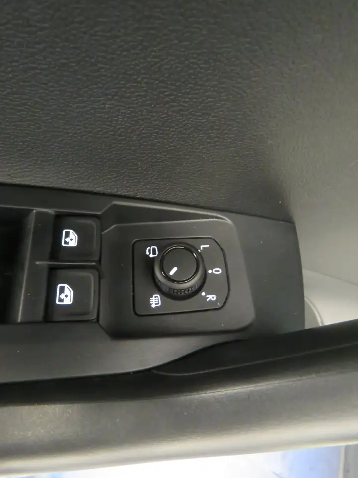 Volkswagen T-Cross 4Me TSI 8