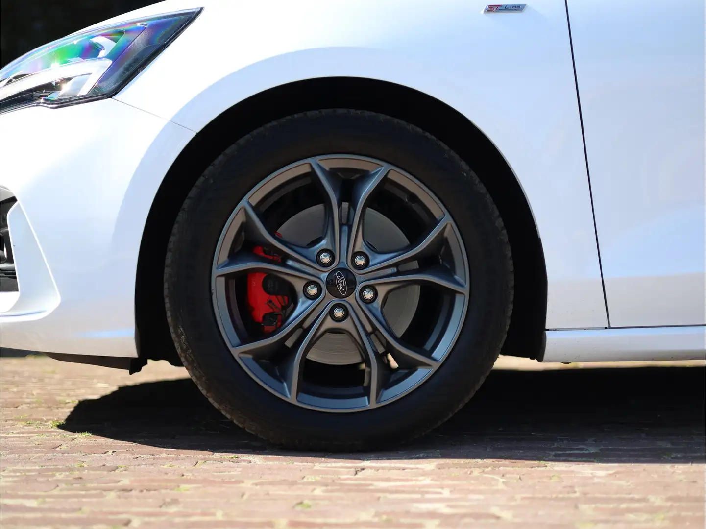 Ford Focus 1.5 EcoBoost ST Line Business Trekhaak | Applecarp Wit - 2