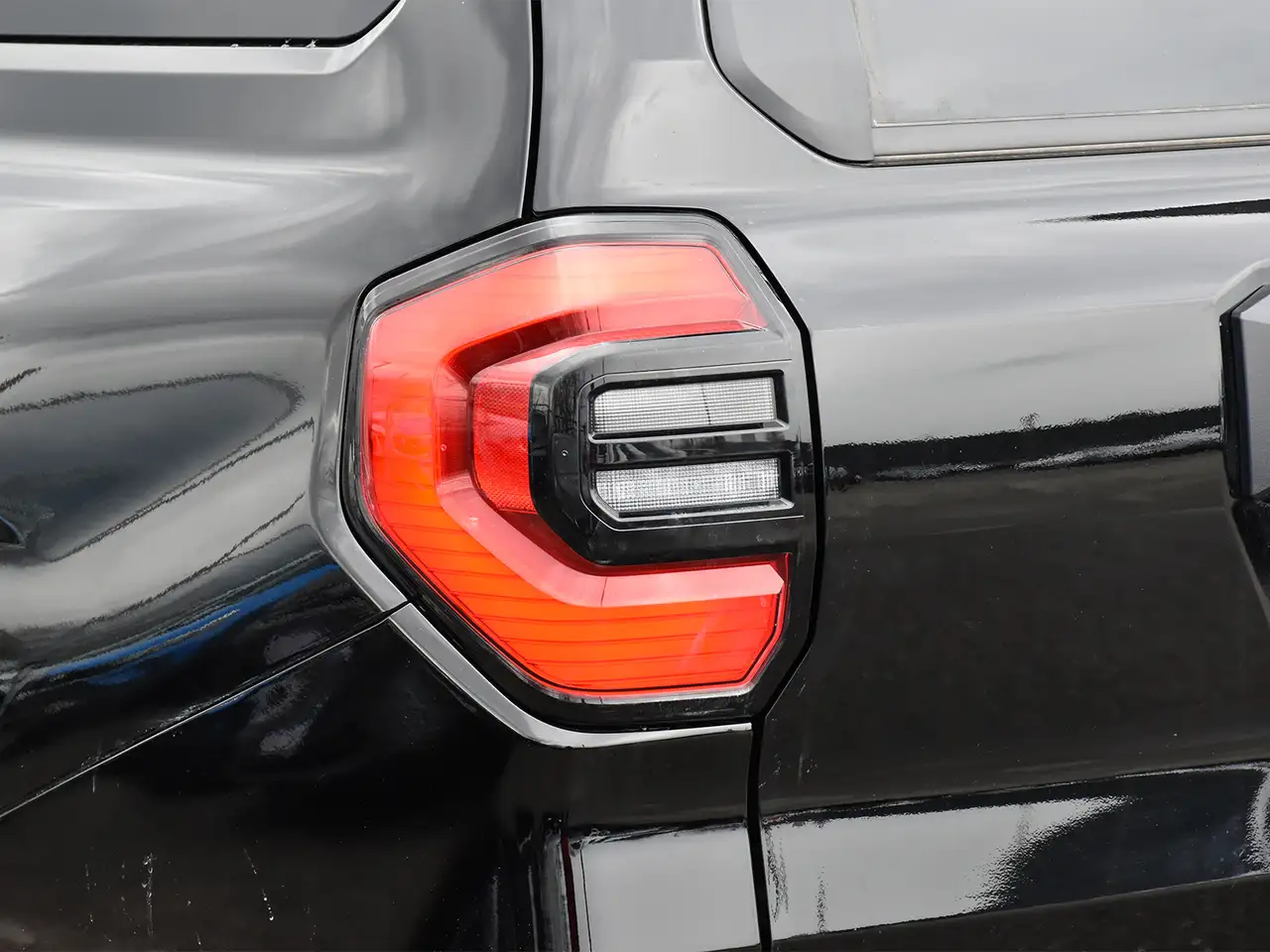 Toyota 4-Runner снимка Toyota 4-Runner