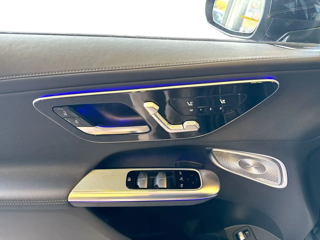 Mercedes-Benz GLC снимка Mercedes-Benz GLC