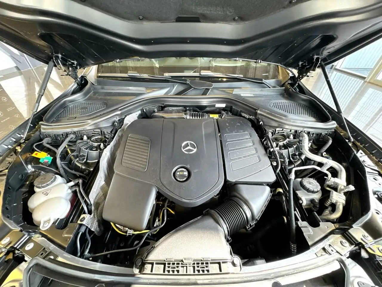 Mercedes-Benz GLC снимка Mercedes-Benz GLC