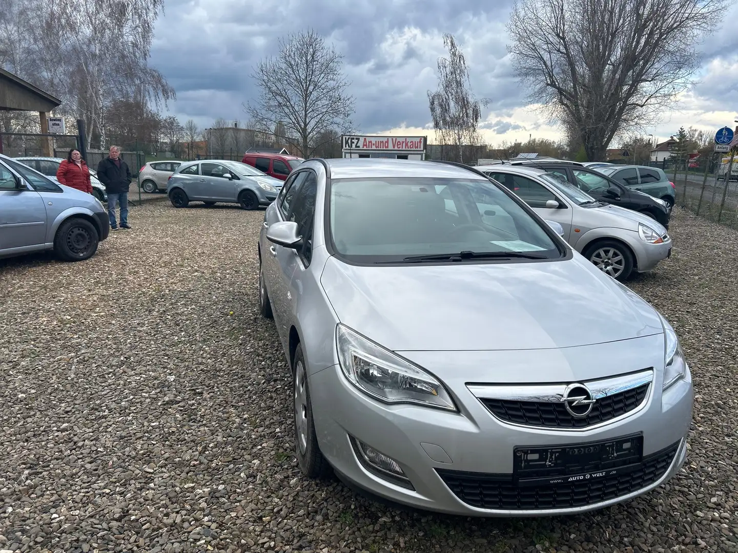 Opel Astra 1.6 Sports Tourer Active Silber - 1