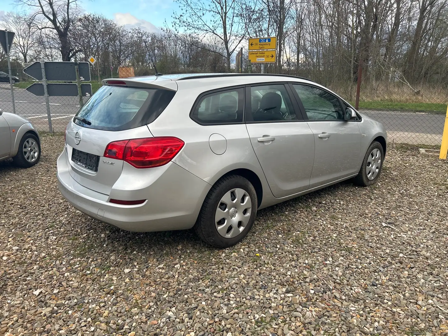 Opel Astra 1.6 Sports Tourer Active Argent - 2