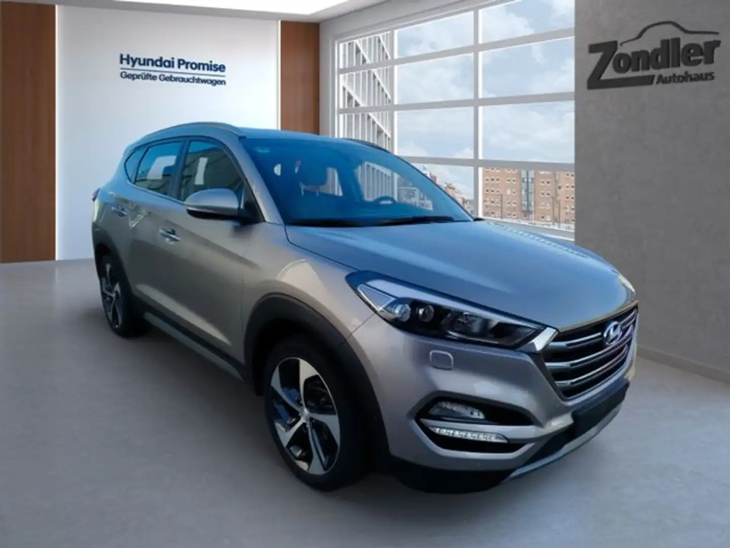 Hyundai TUCSON 1.6 Turbo Automatik 4WD Premium Navi Leder Soundsy Plateado - 2