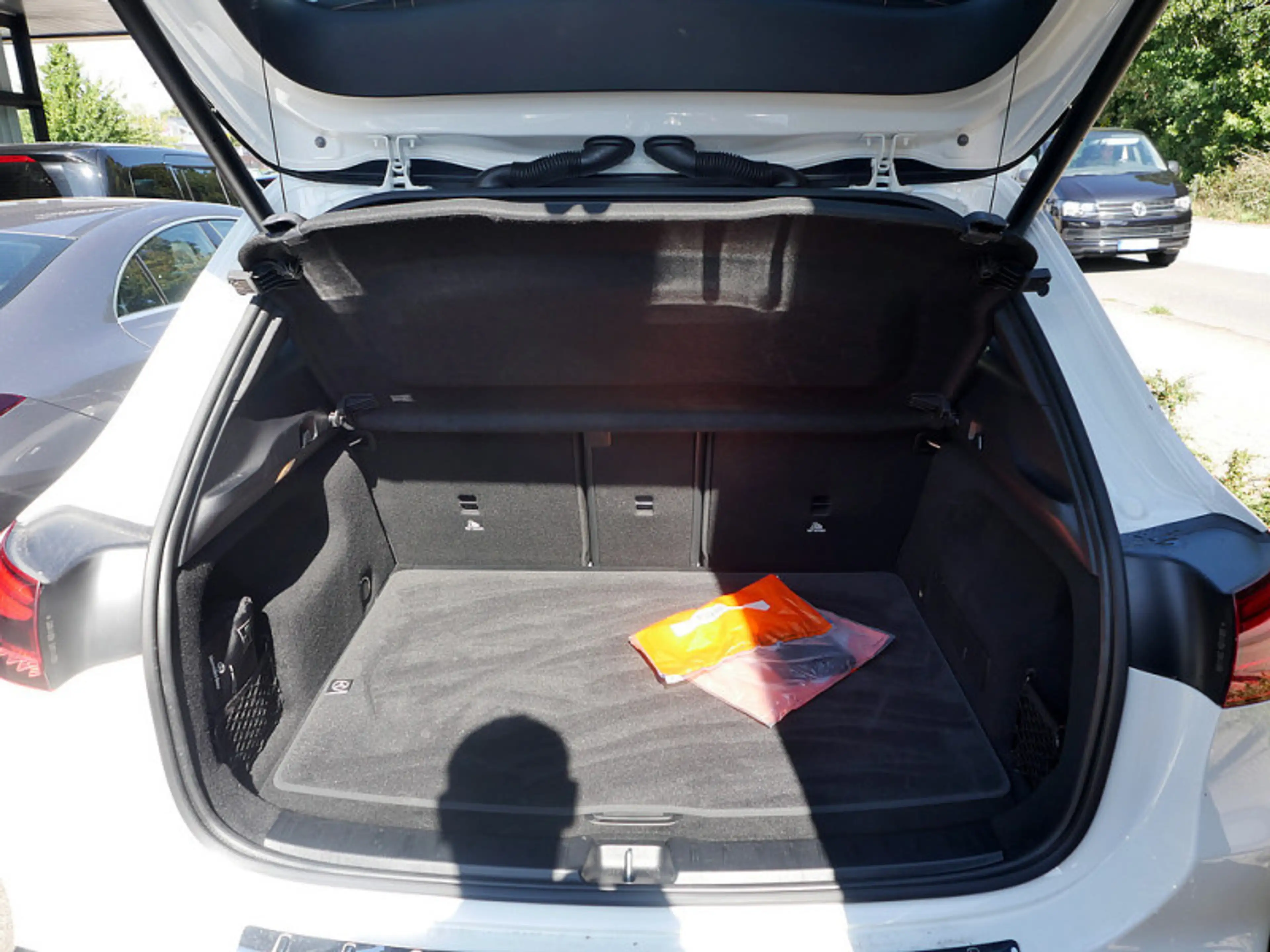 Mercedes-Benz GLA 200 , PROGRESSIVE KAMERA PANO SPUR PDC SHD — photo 12