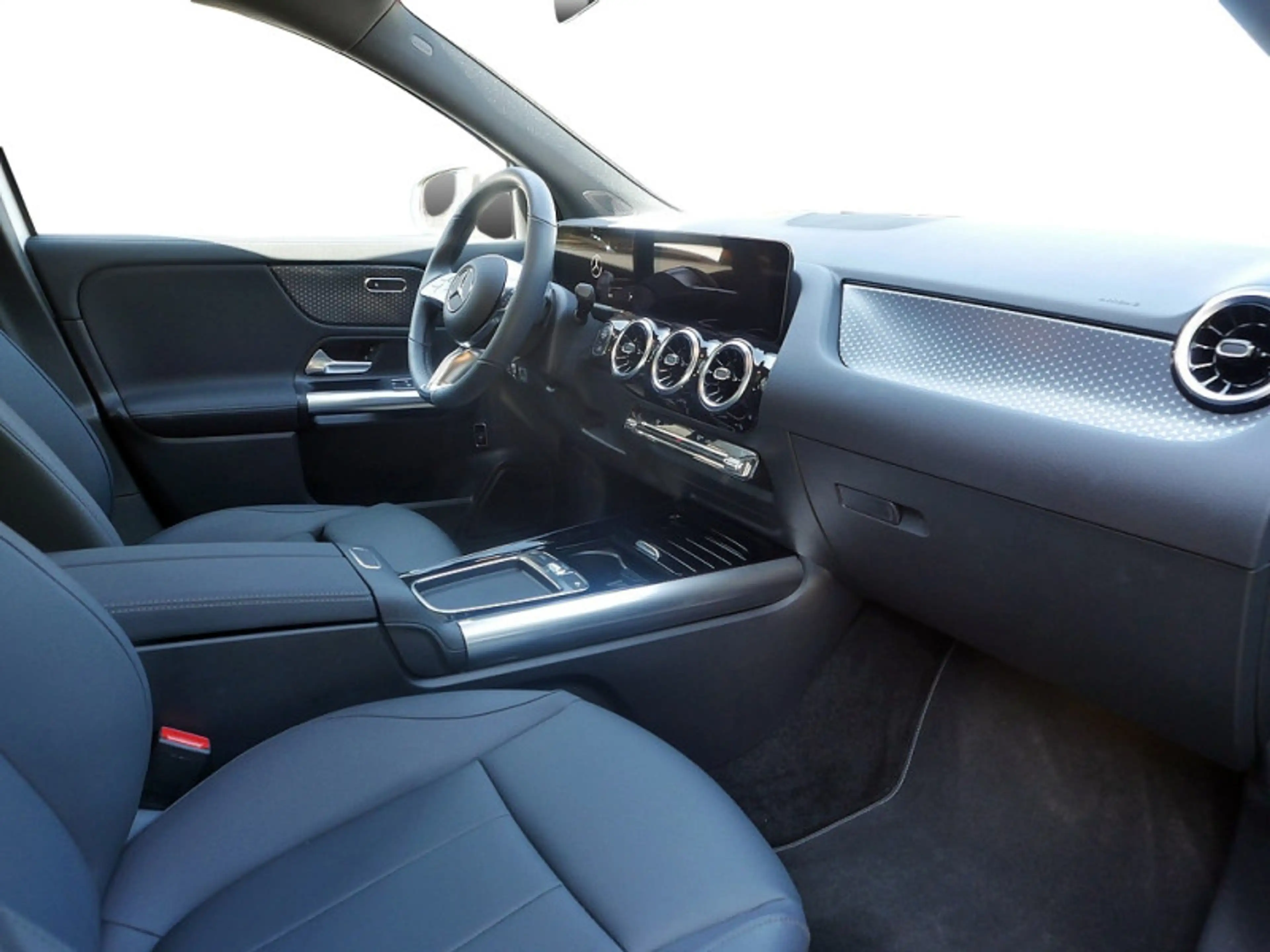 Mercedes-Benz GLA 200 , PROGRESSIVE KAMERA PANO SPUR PDC SHD — photo 7