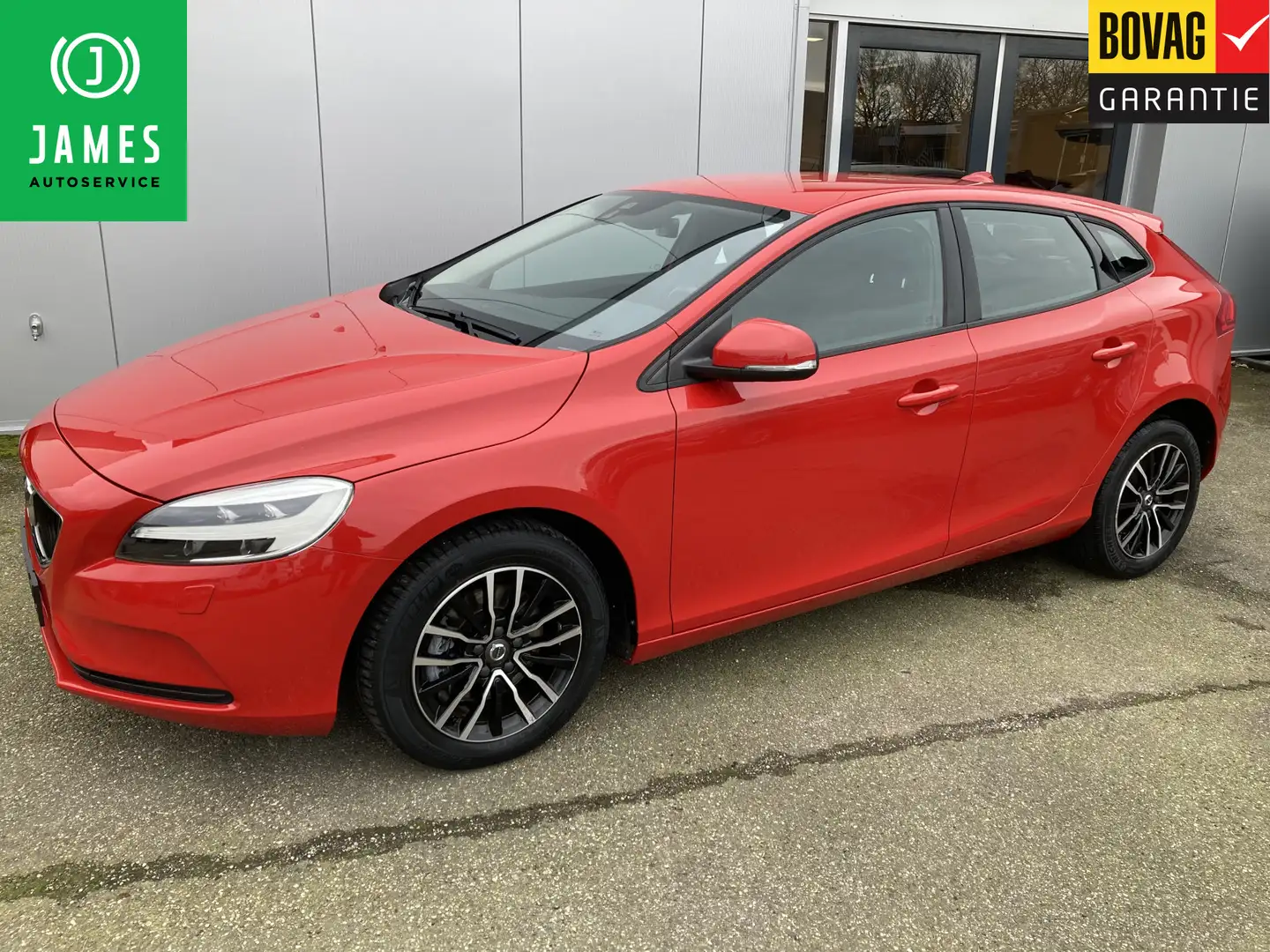 Volvo V40 2.0 T2 Nordic+ | PDC | Voorruit verwarming | Stand Rood - 1