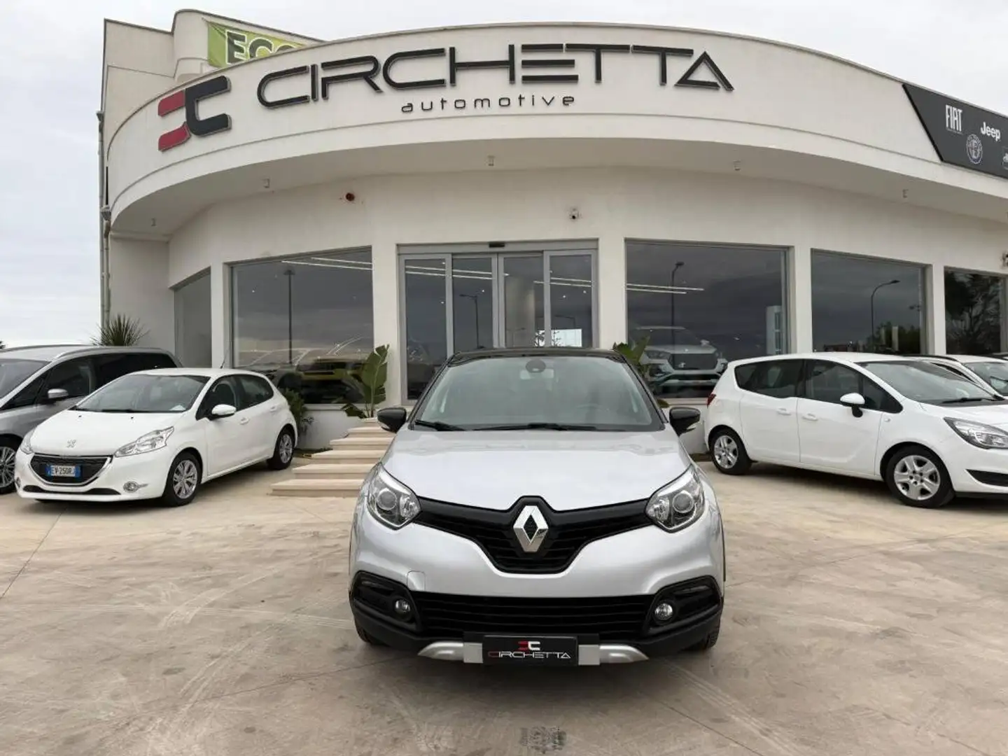 Renault Captur 1.5 dci energy Zen 90cv edc Silber - 1