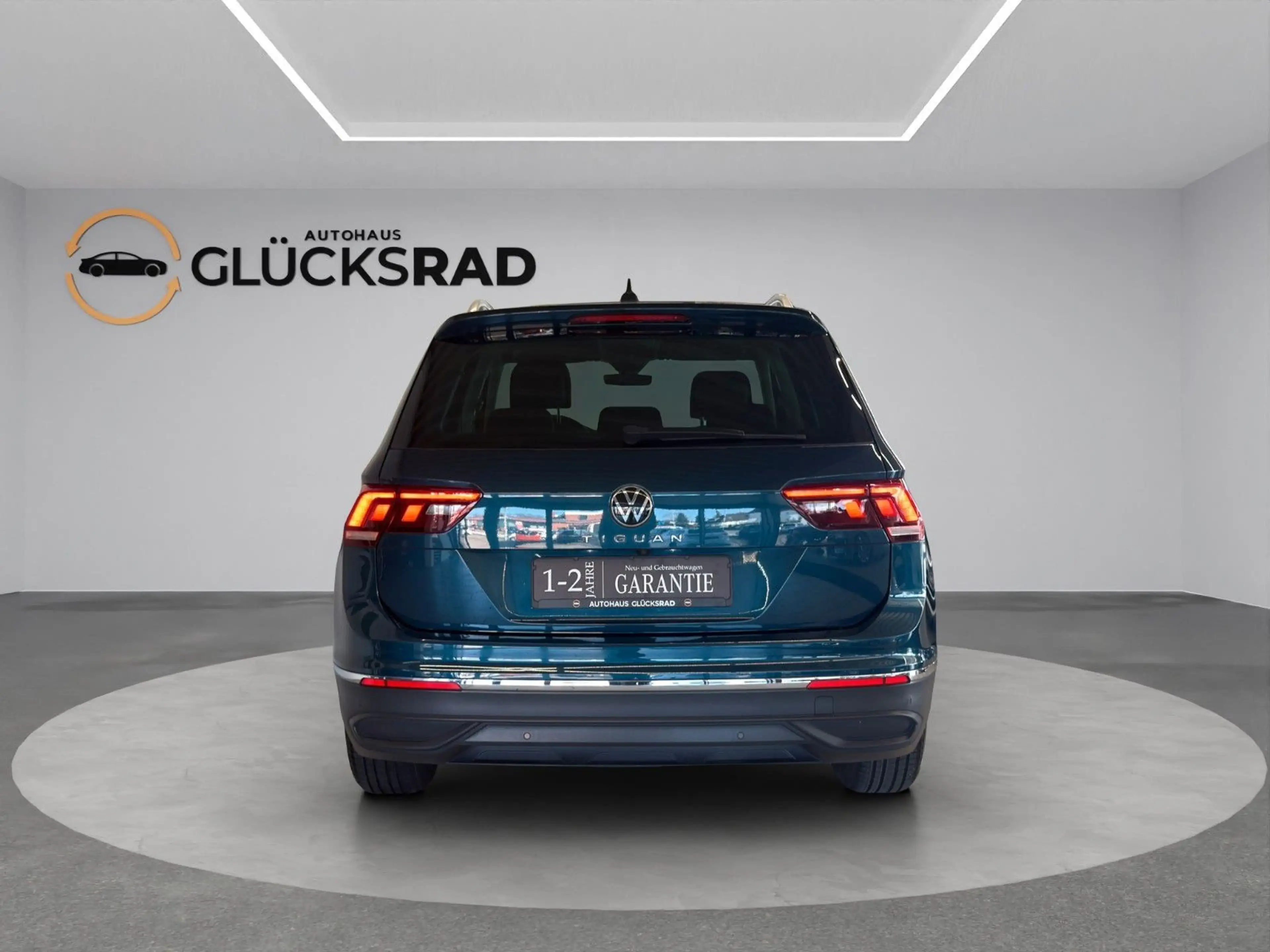 Volkswagen Tiguan Life DSG R-Kam APP ACC AHK TW LED Navi — photo 11