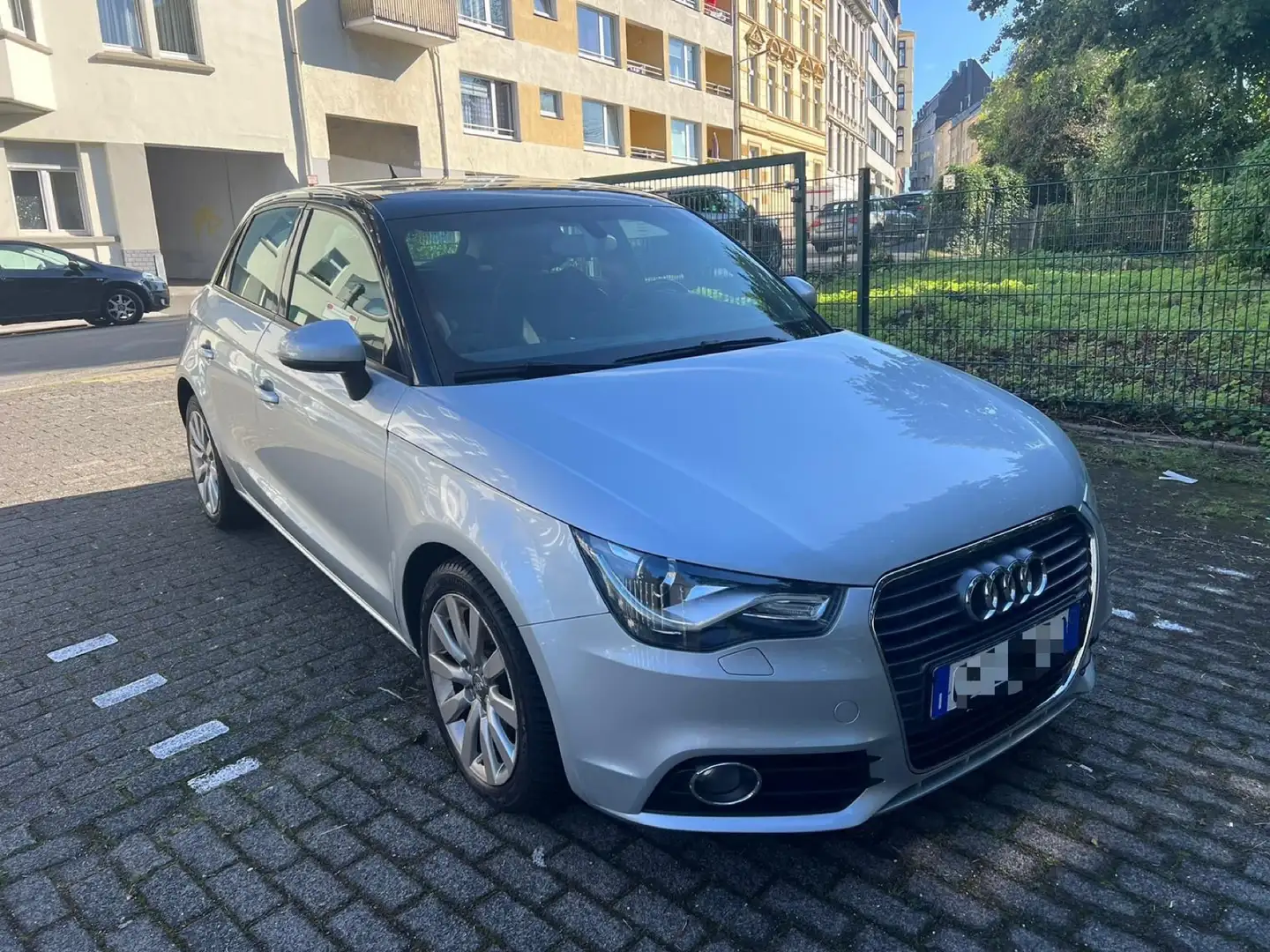 Audi A1 Sportback 1.6 tdi Ambition 105cv - 1