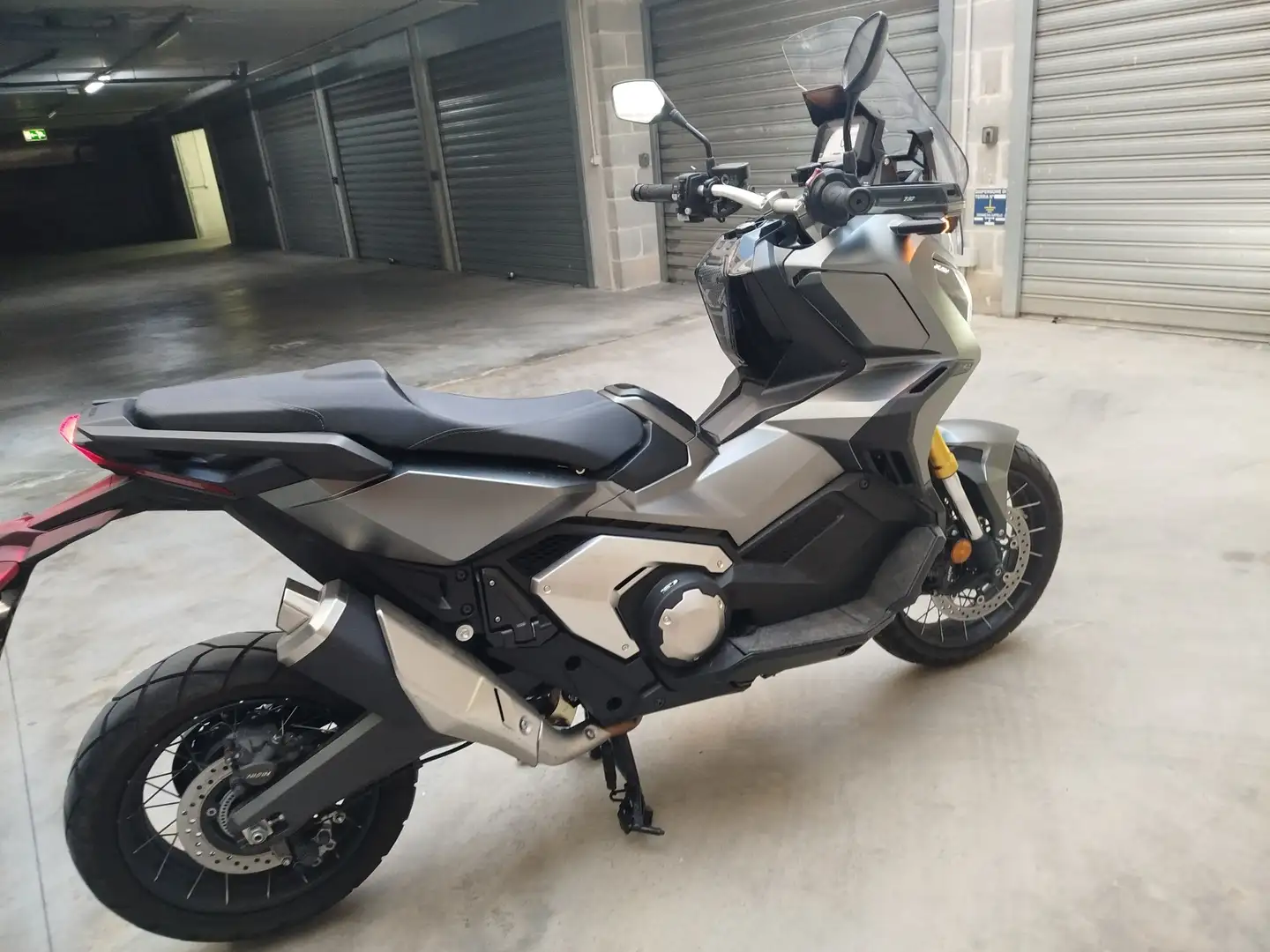 Honda X-ADV 750 Grigio - 2