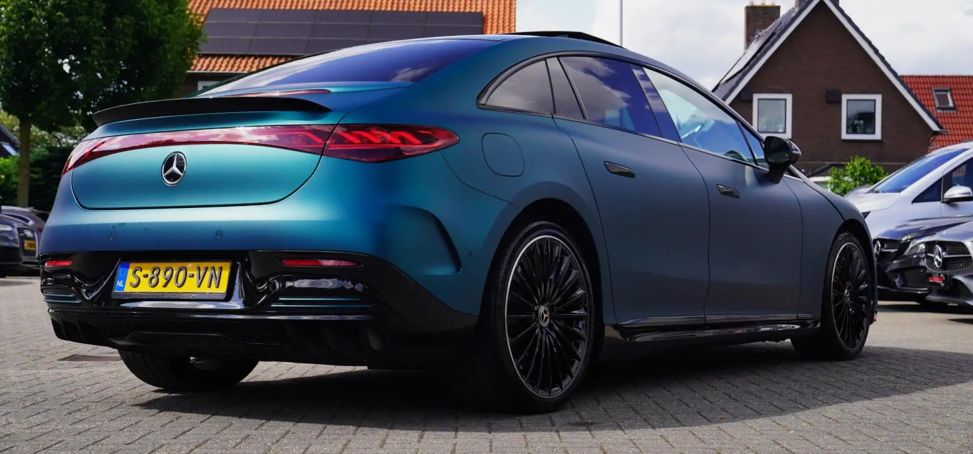 Mercedes-Benz EQE 300 AMG 89 kWh | Panorama | Burmester | Stoelkoeling | Noir - 2