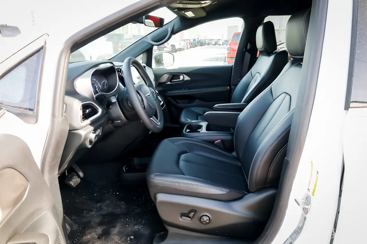 Chrysler Grand Caravan photo Chrysler Grand Caravan