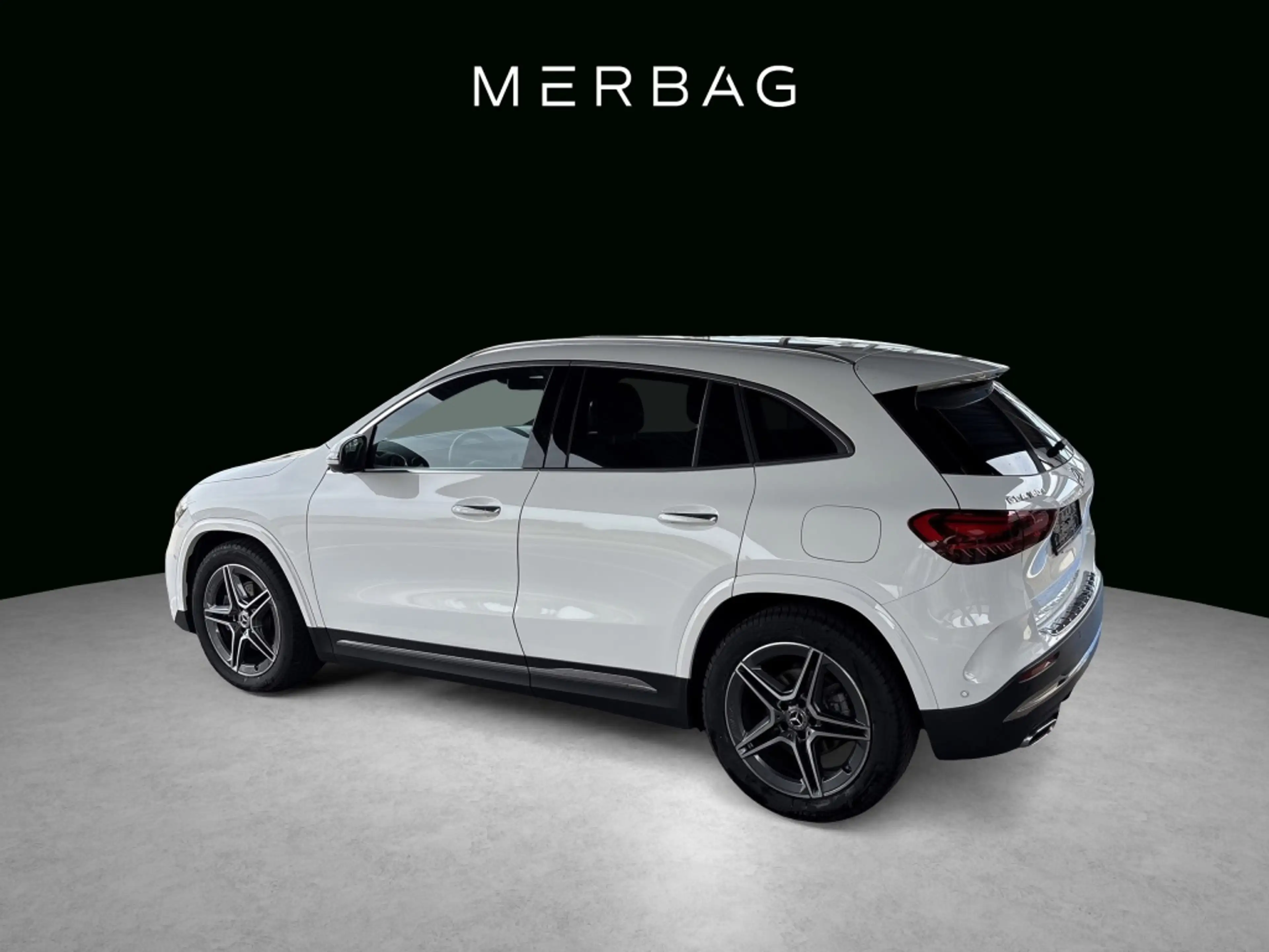 Mercedes-Benz GLA 180 d AMG AHK ACC DISTRONIC 360 PANO NAVI — photo 5