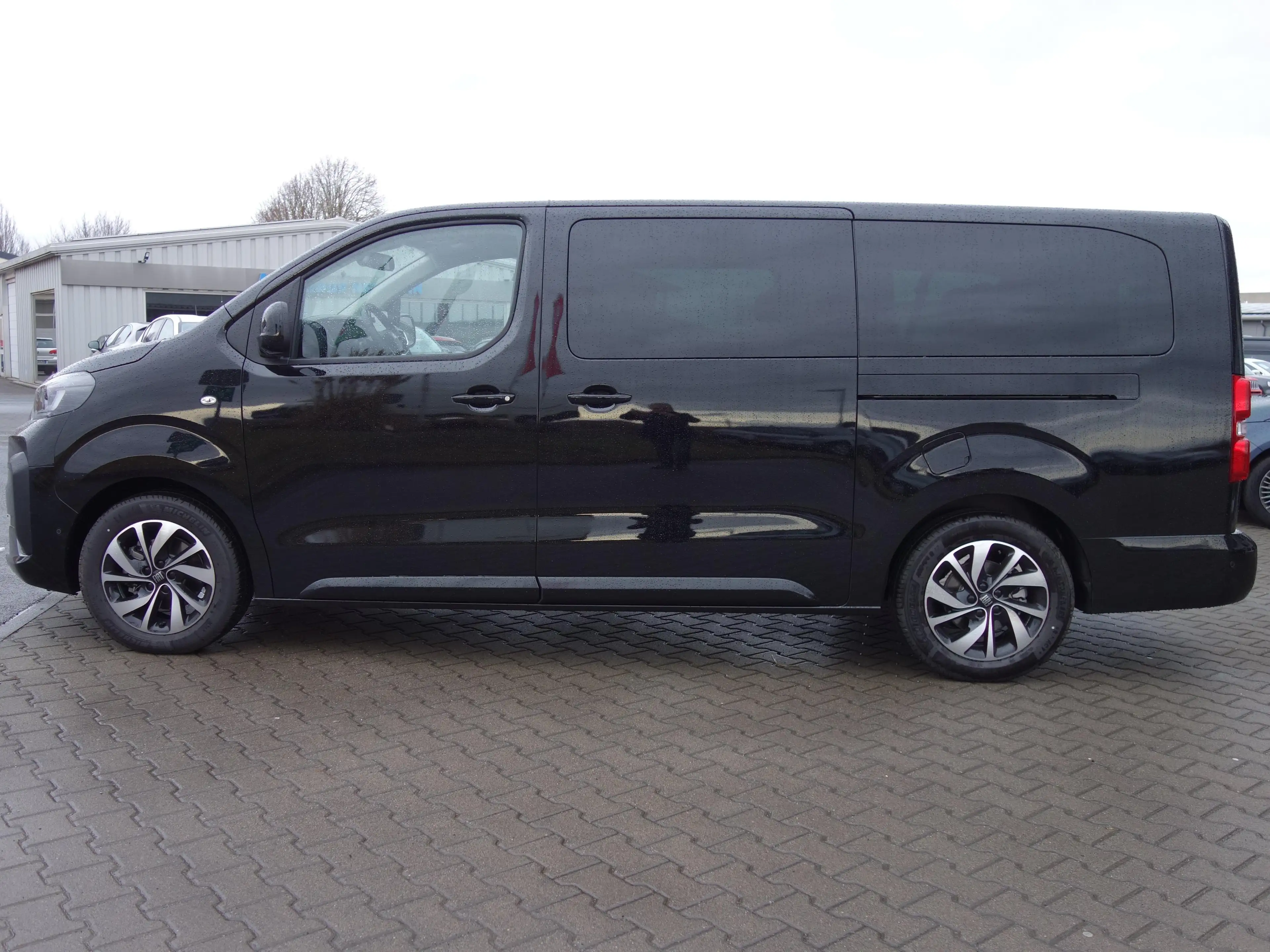 Fiat Ulysse 180 BlueHDi L3 Top*8 SITZE/AHK/LEDER/PANORAMA/AT* — photo 5
