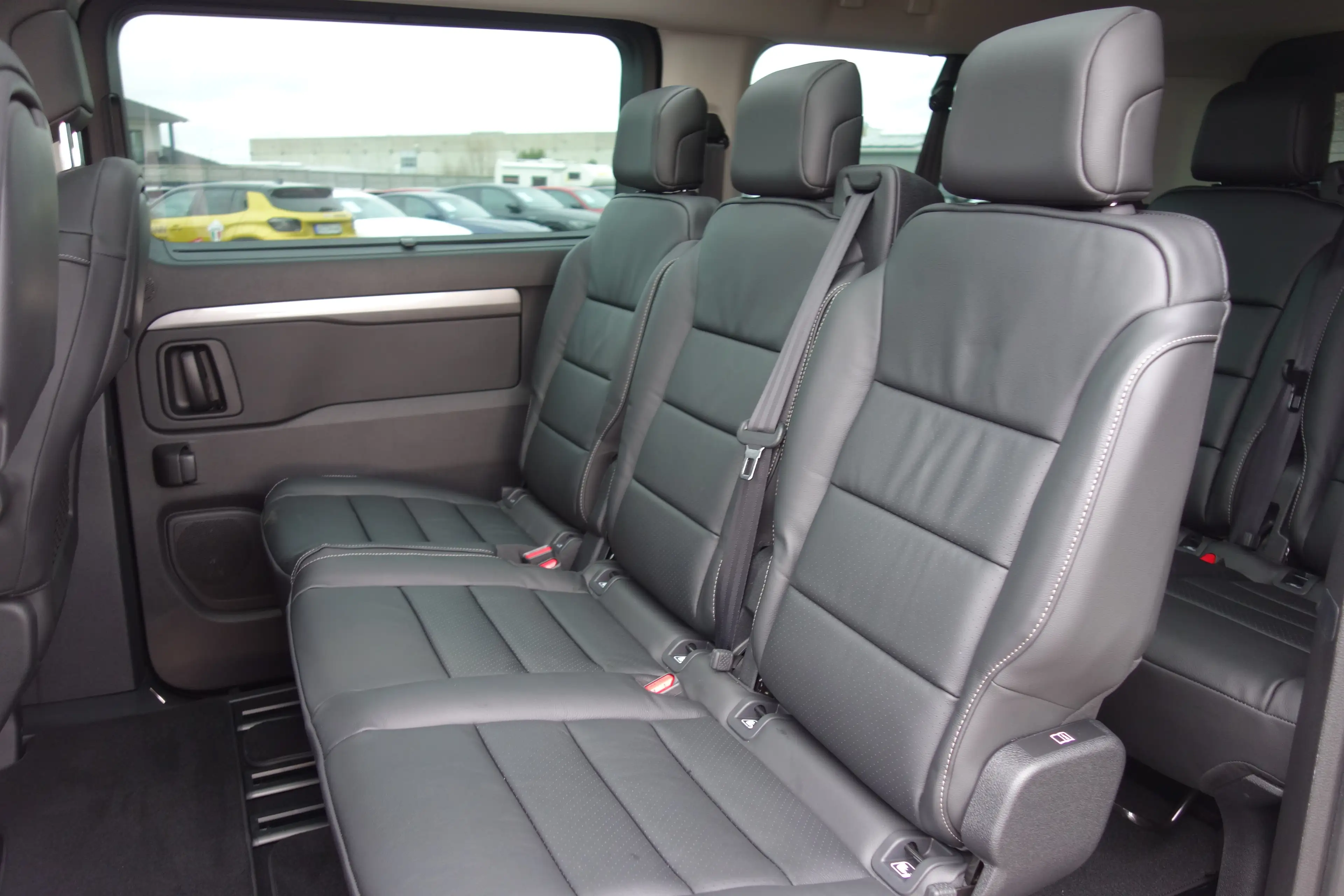 Fiat Ulysse 180 BlueHDi L3 Top*8 SITZE/AHK/LEDER/PANORAMA/AT* — photo 10