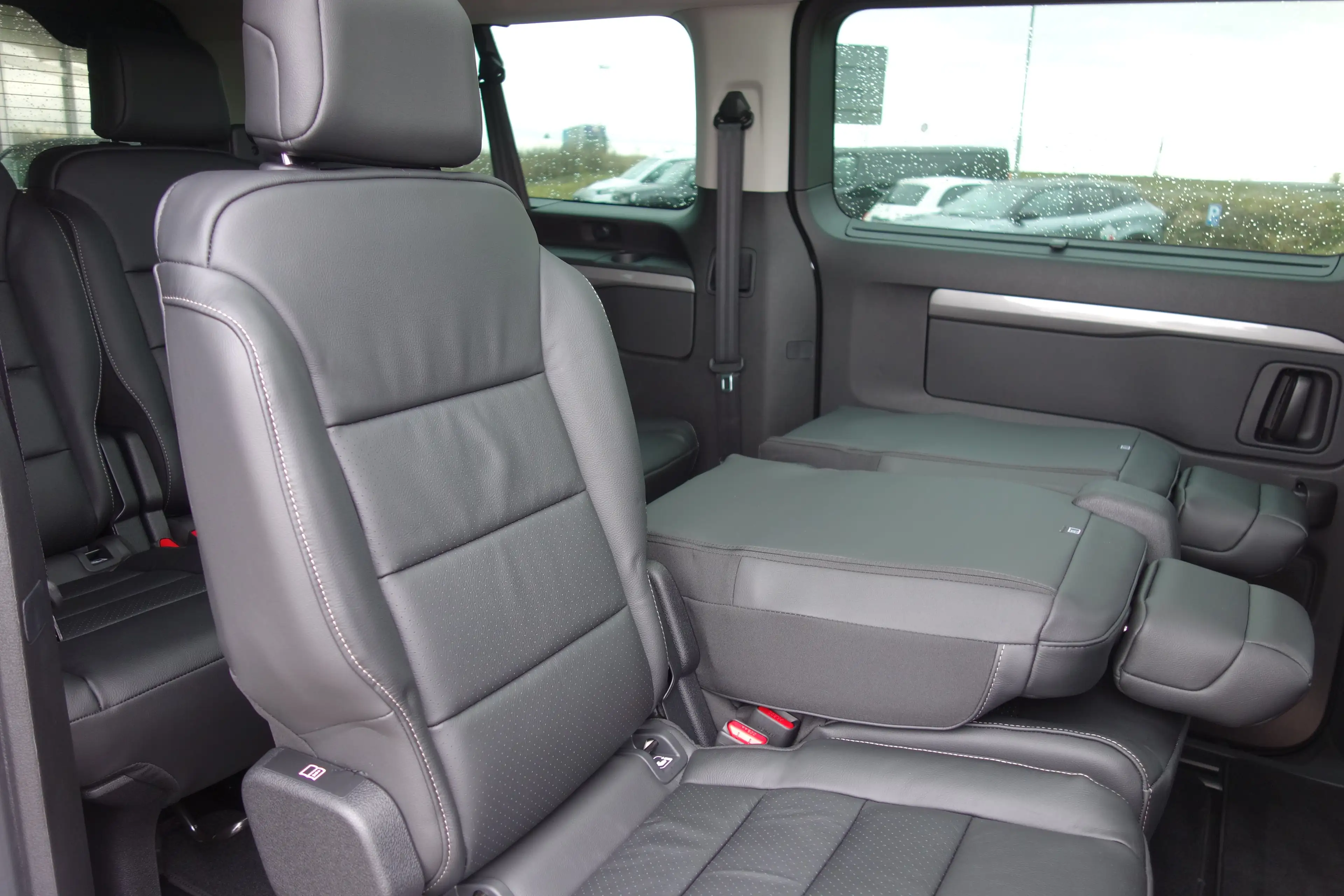Fiat Ulysse 180 BlueHDi L3 Top*8 SITZE/AHK/LEDER/PANORAMA/AT* — photo 13