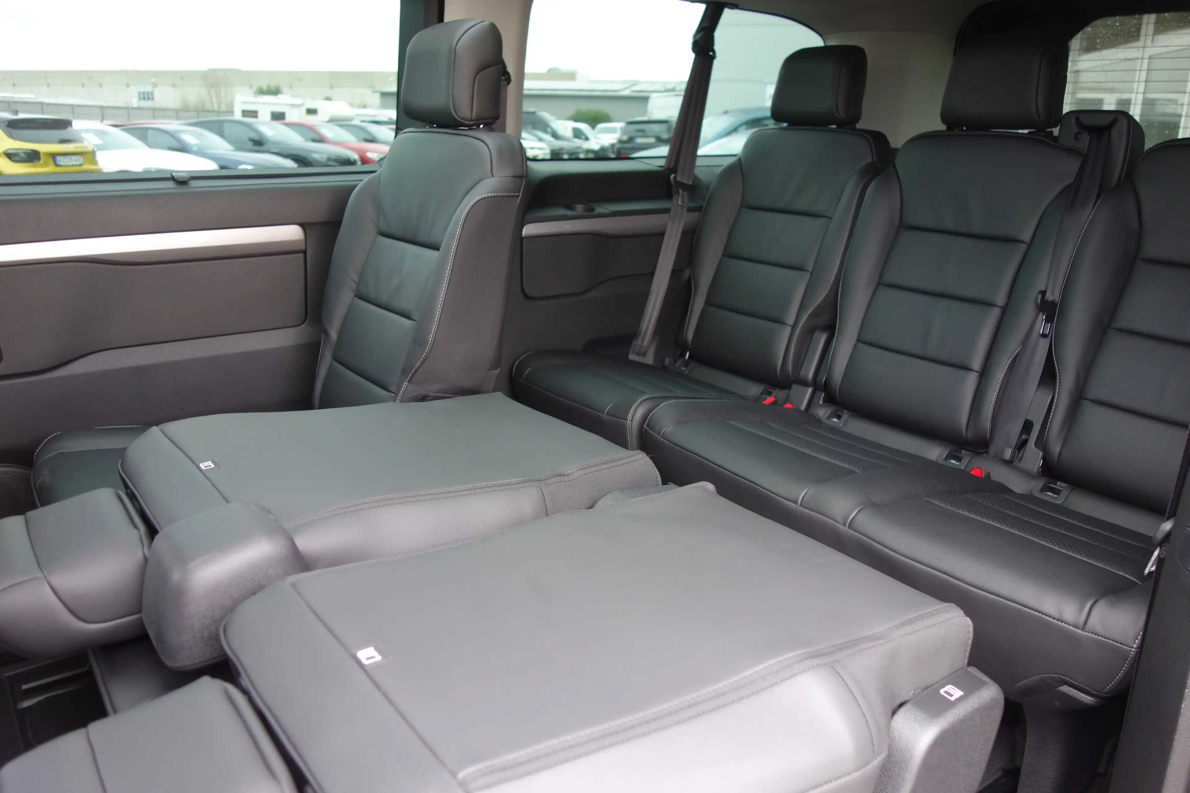 Fiat Ulysse 180 BlueHDi L3 Top*8 SITZE/AHK/LEDER/PANORAMA/AT* — photo 11