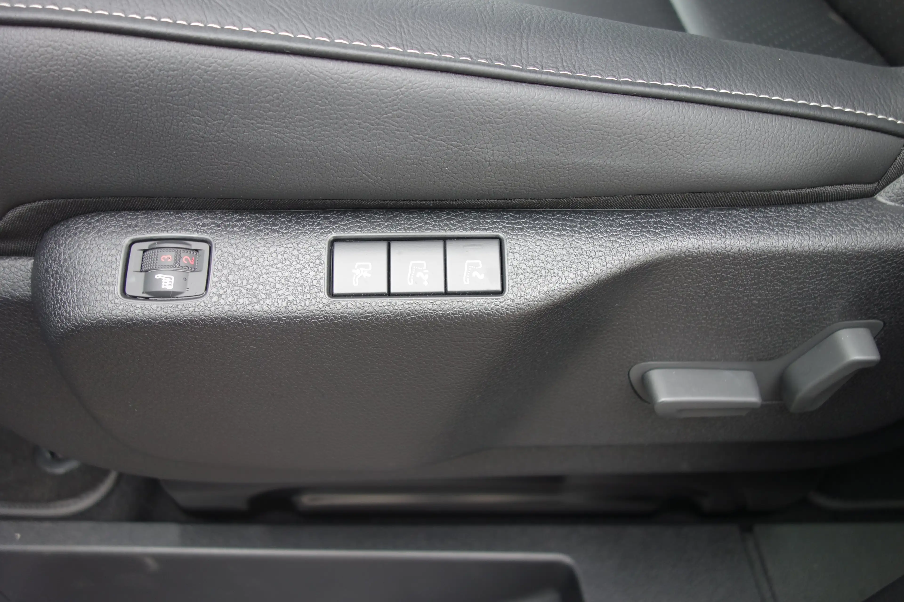 Fiat Ulysse 180 BlueHDi L3 Top*8 SITZE/AHK/LEDER/PANORAMA/AT* — photo 9