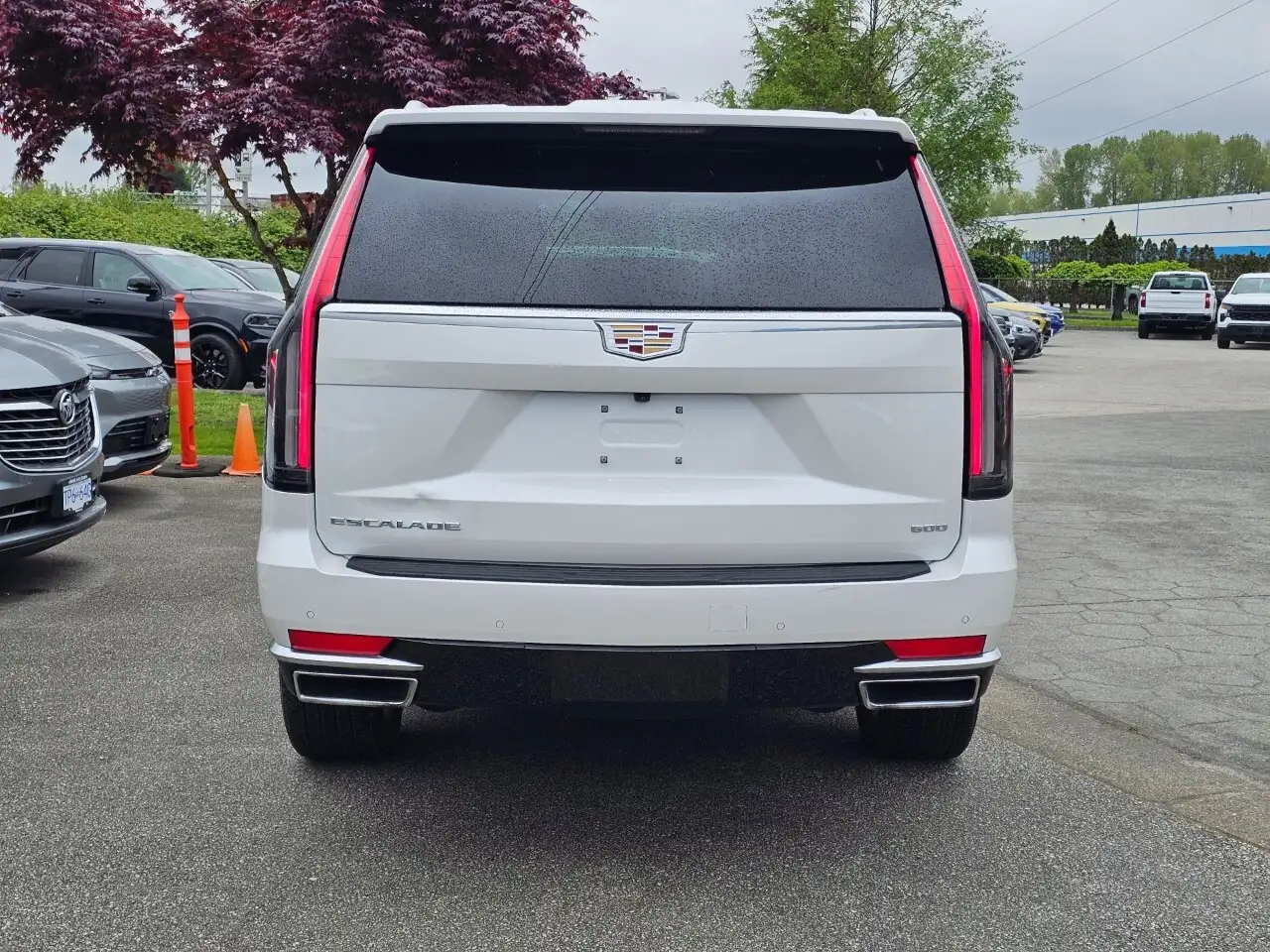 Cadillac Escalade снимка Cadillac Escalade