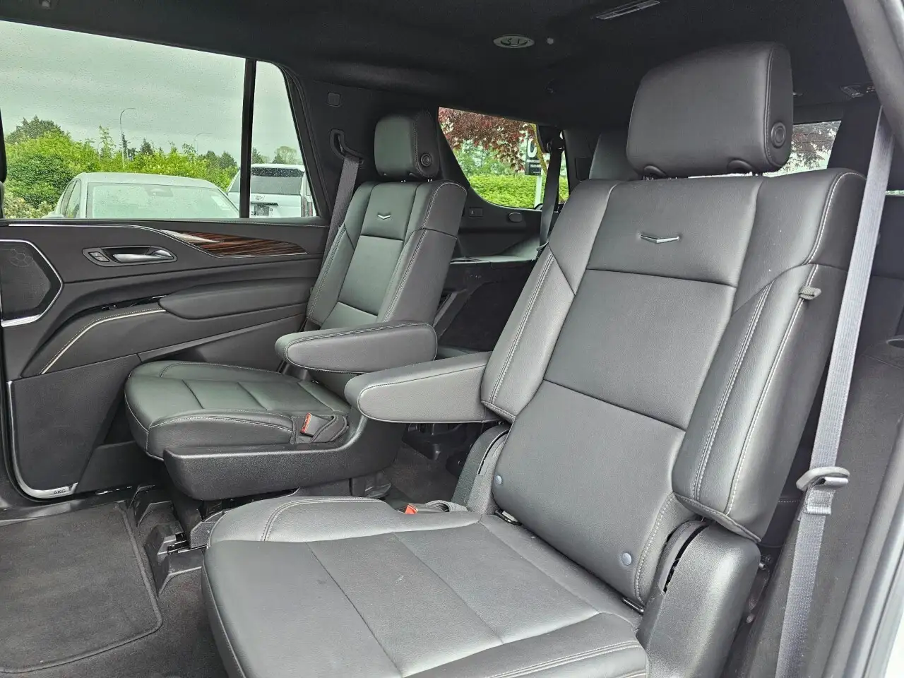 Cadillac Escalade снимка Cadillac Escalade