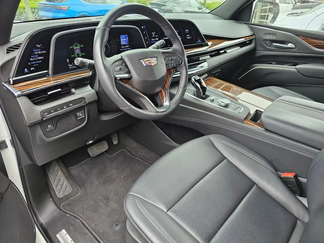 Cadillac Escalade снимка Cadillac Escalade