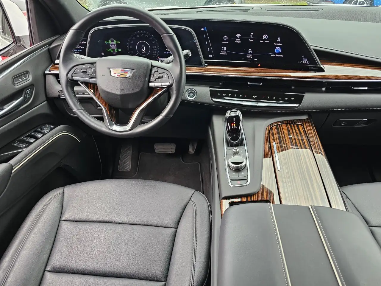 Cadillac Escalade снимка Cadillac Escalade