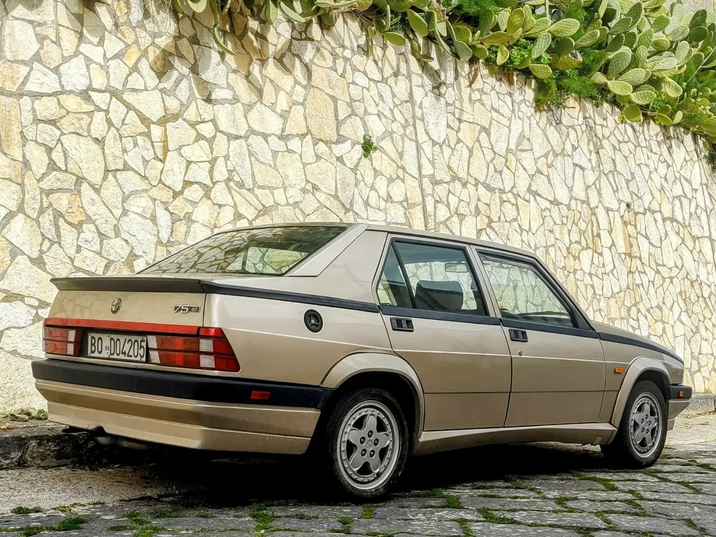 Alfa Romeo 75 2.0i ts Bronzová - 1