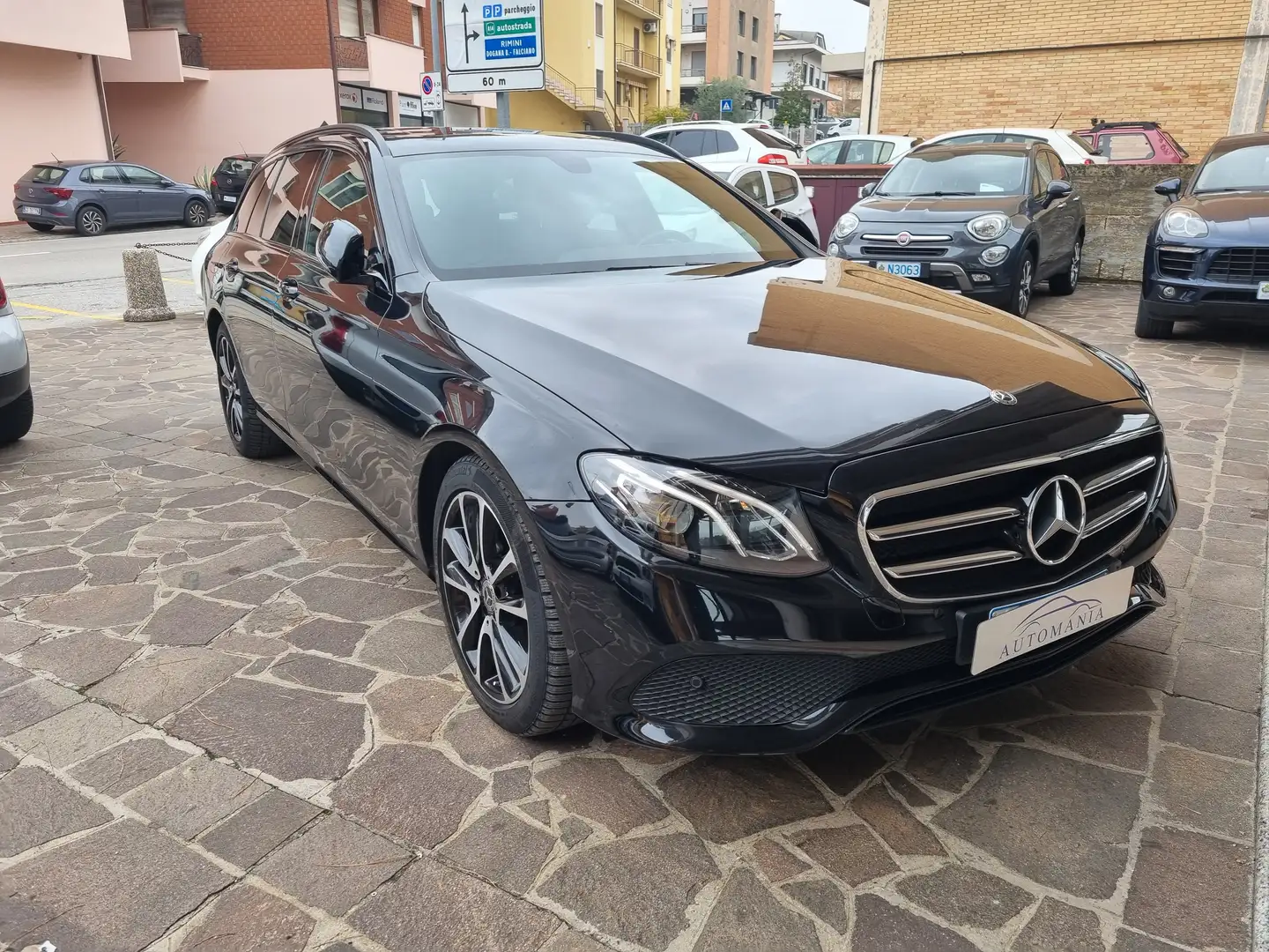 Mercedes-Benz E 220 E SW 220 d 4Matic Exclusive auto Nero - 2