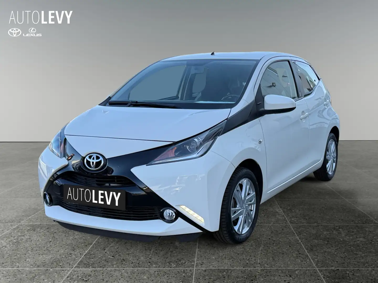 Toyota Aygo 1.0 x-play Team D +Allwetter+Rückfahrkamera+ Weiß - 2