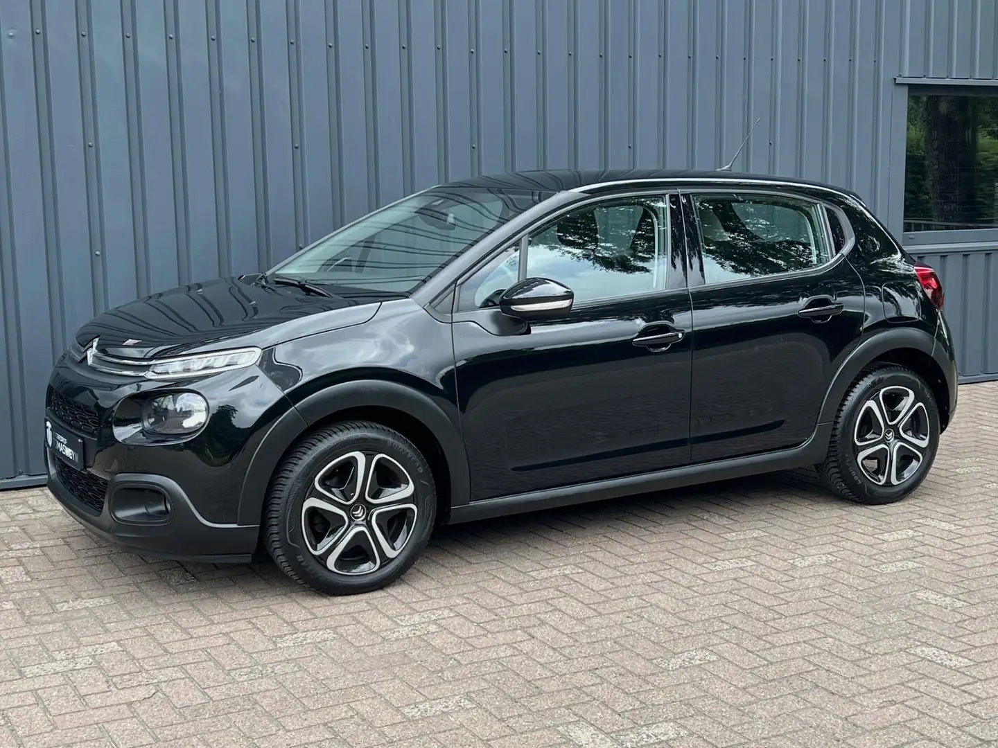 Citroen C3 1.2 PureTech Shine 1E EIGENAAR!/AUTOMAAT/CARPLAY!/ Zwart - 1