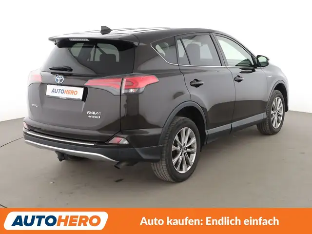 Toyota RAV4 view 6