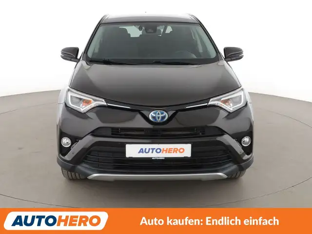Toyota RAV4 view 9