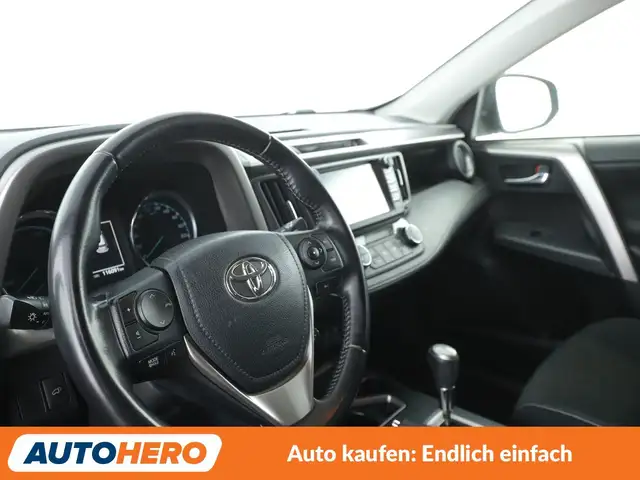 Toyota RAV4 view 11