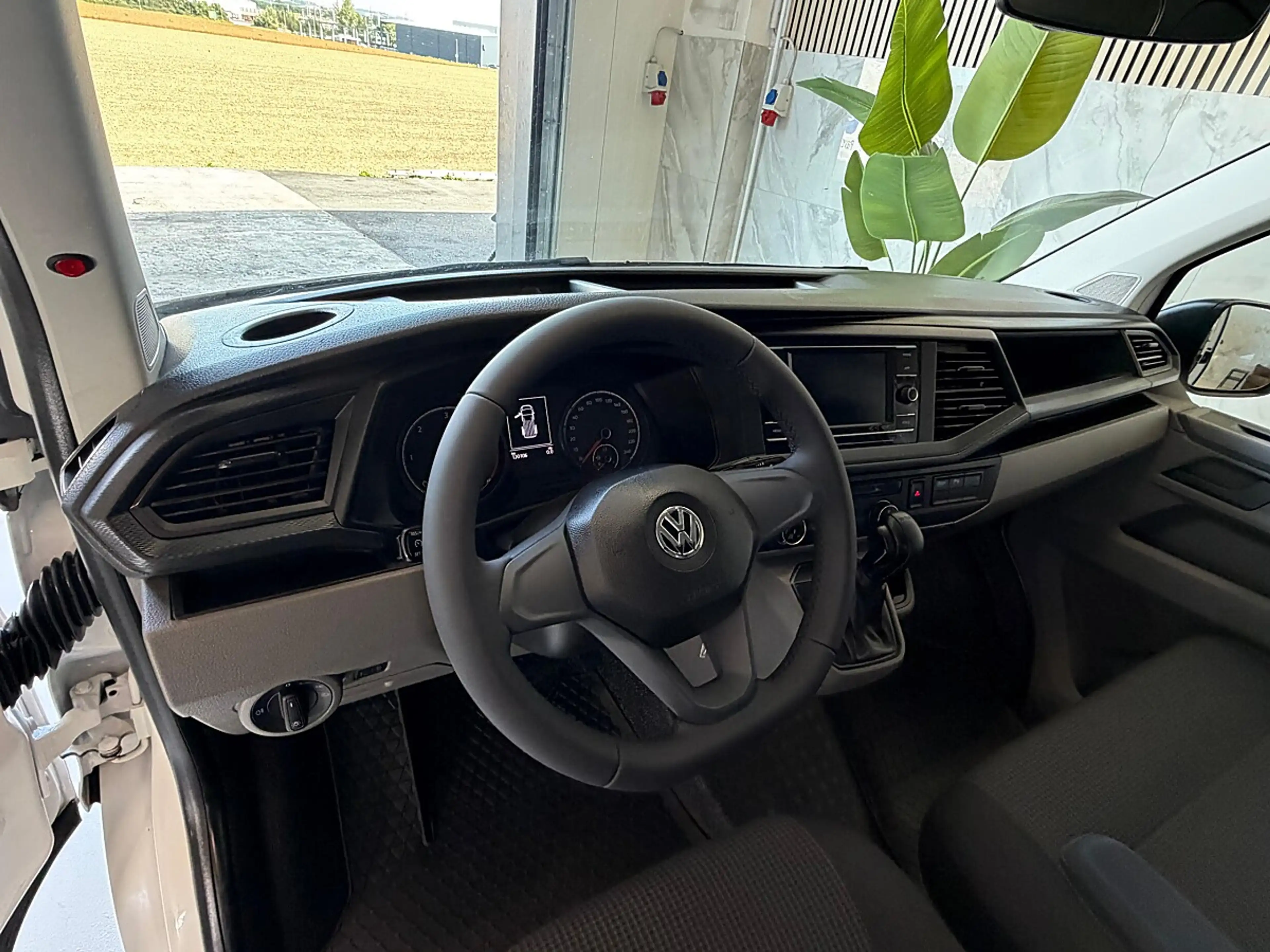Volkswagen T6.1 Transporter LR Heckklappe L2H1 Standheizung, Tempomat, Einp... — photo 10