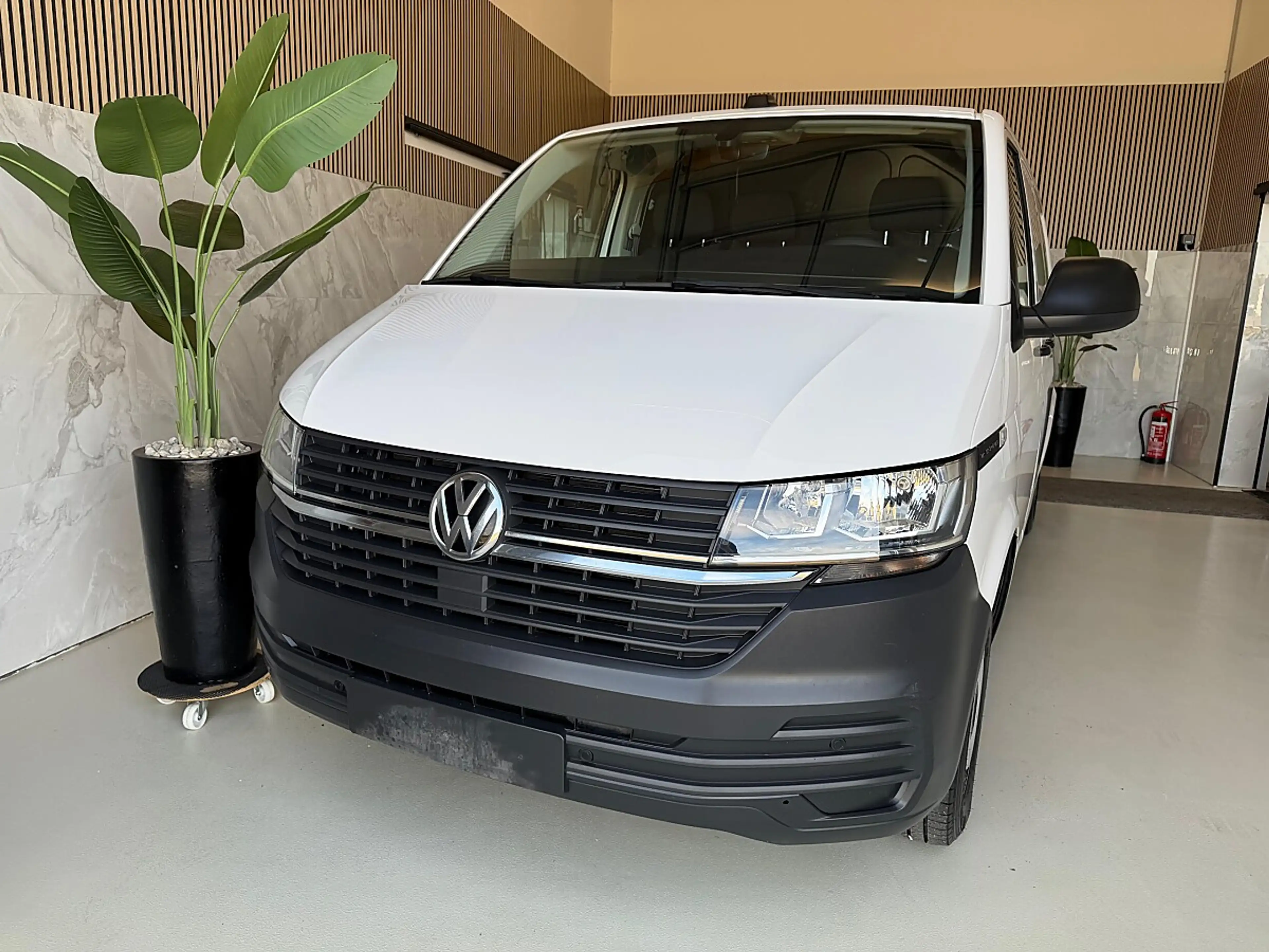 Volkswagen T6.1 Transporter LR Heckklappe L2H1 Standheizung, Tempomat, Einp... — photo 2