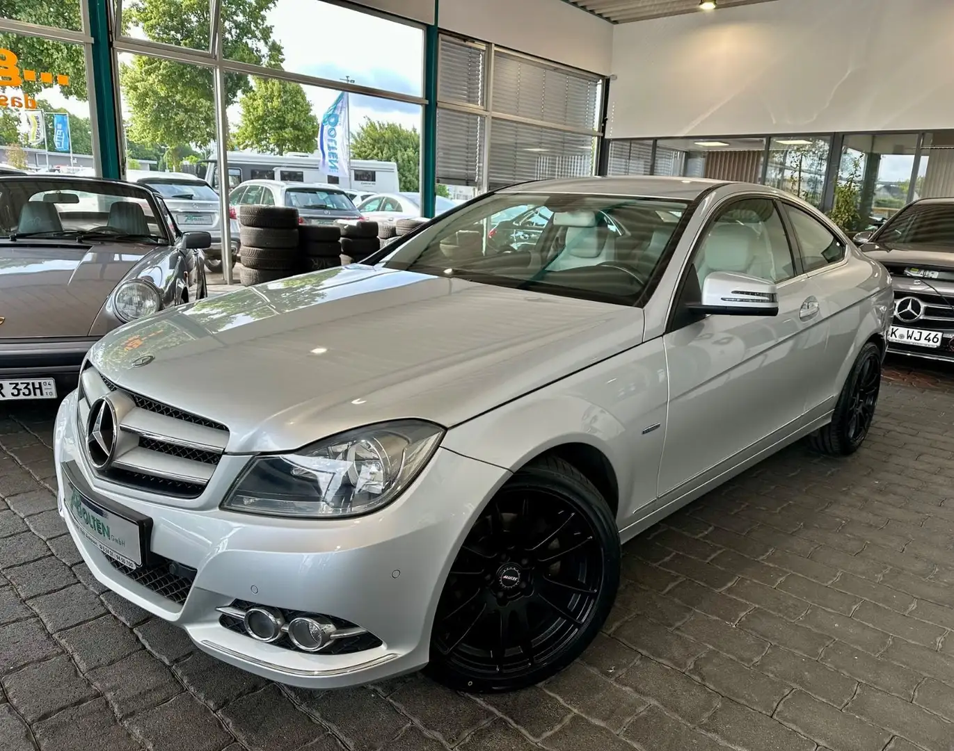 Mercedes-Benz C 180 CGI Coupe-PTS-SHZ-BT-2.Hand-Unfallfrei Zilver - 2