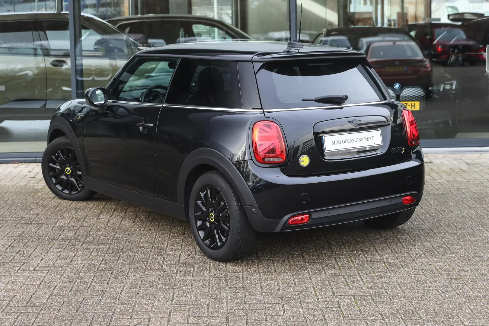 MINI Electric Classic / Sportstoelen / LED / Stuurverwa Zwart - 2