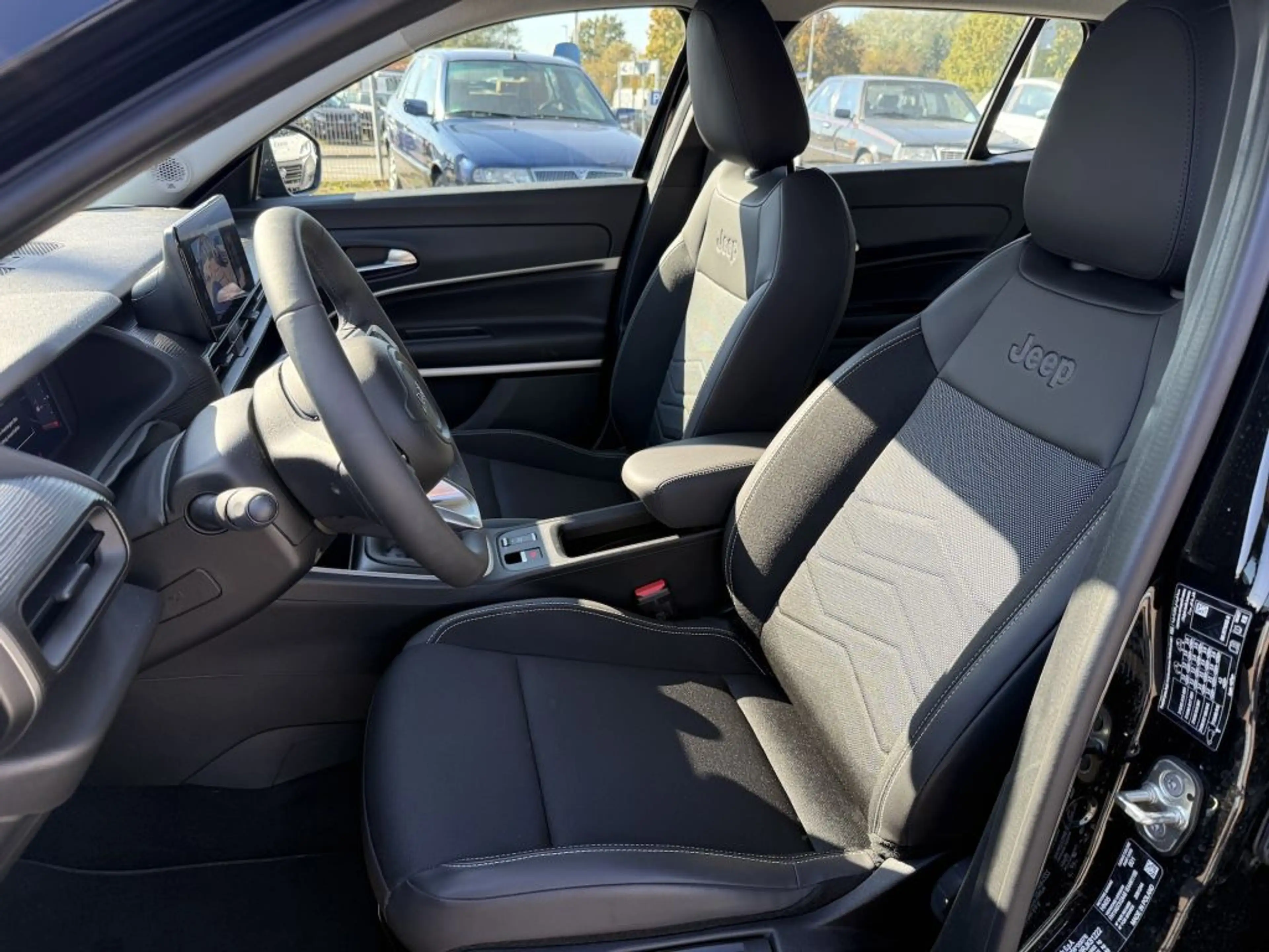 Jeep Avenger 1.2 GSE T3 Turbo-Benzin GDI Altitude — photo 12
